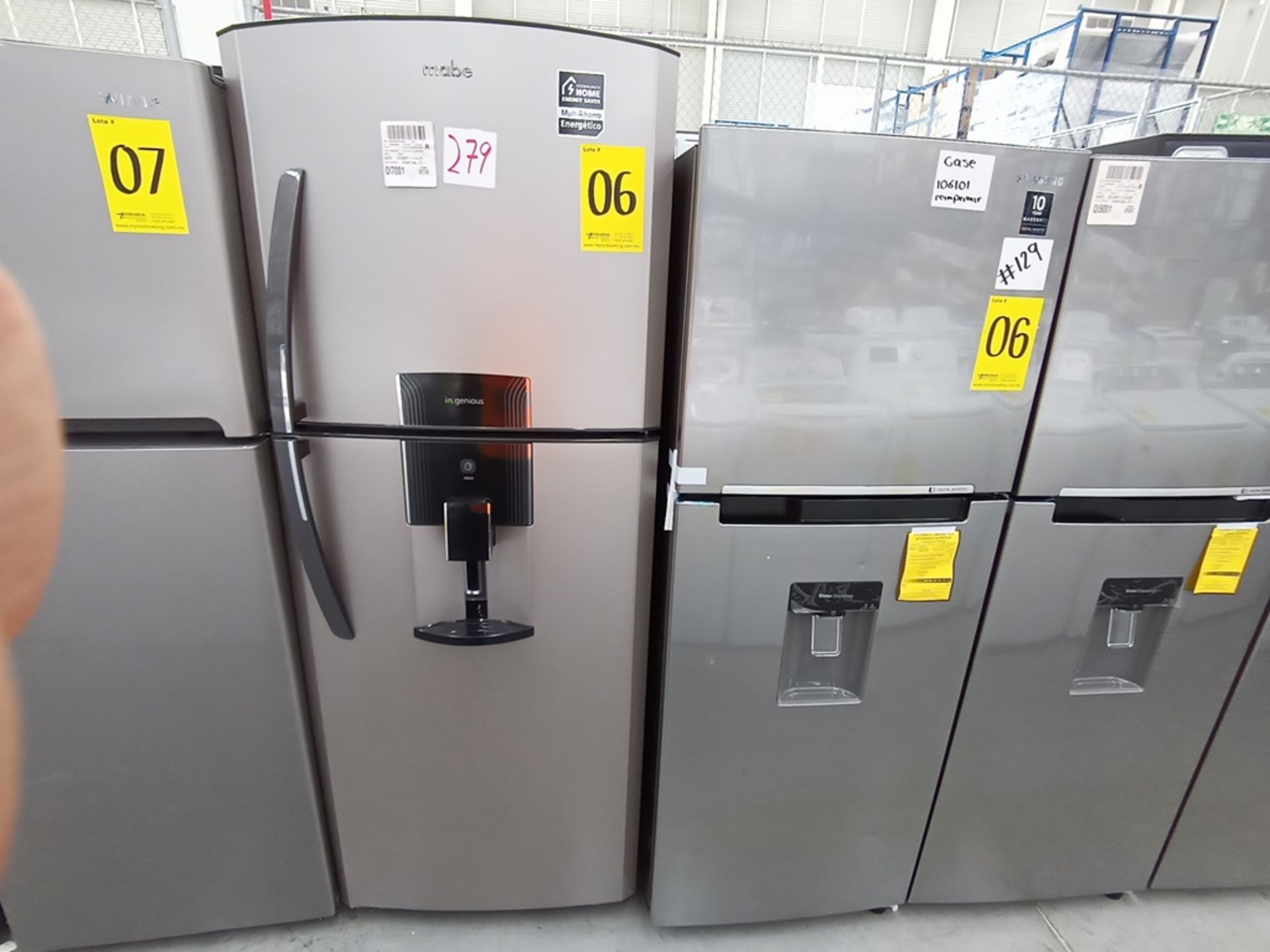 Lote de 2 refrigeradores contiene: 1 Refrigerador con dispensador de agua, Marca Samsung, Modelo RT - Image 3 of 15