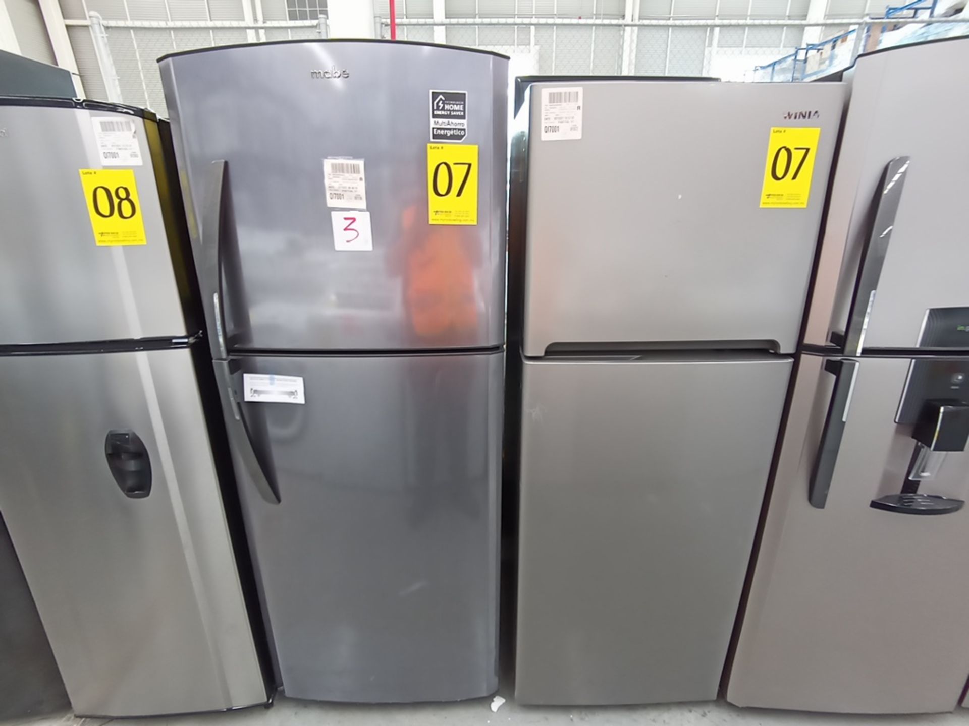Lote de 2 refrigeradores contiene: 1 Refrigerador con dispensador de agua, Marca Winia, Modelo DFR- - Image 3 of 15