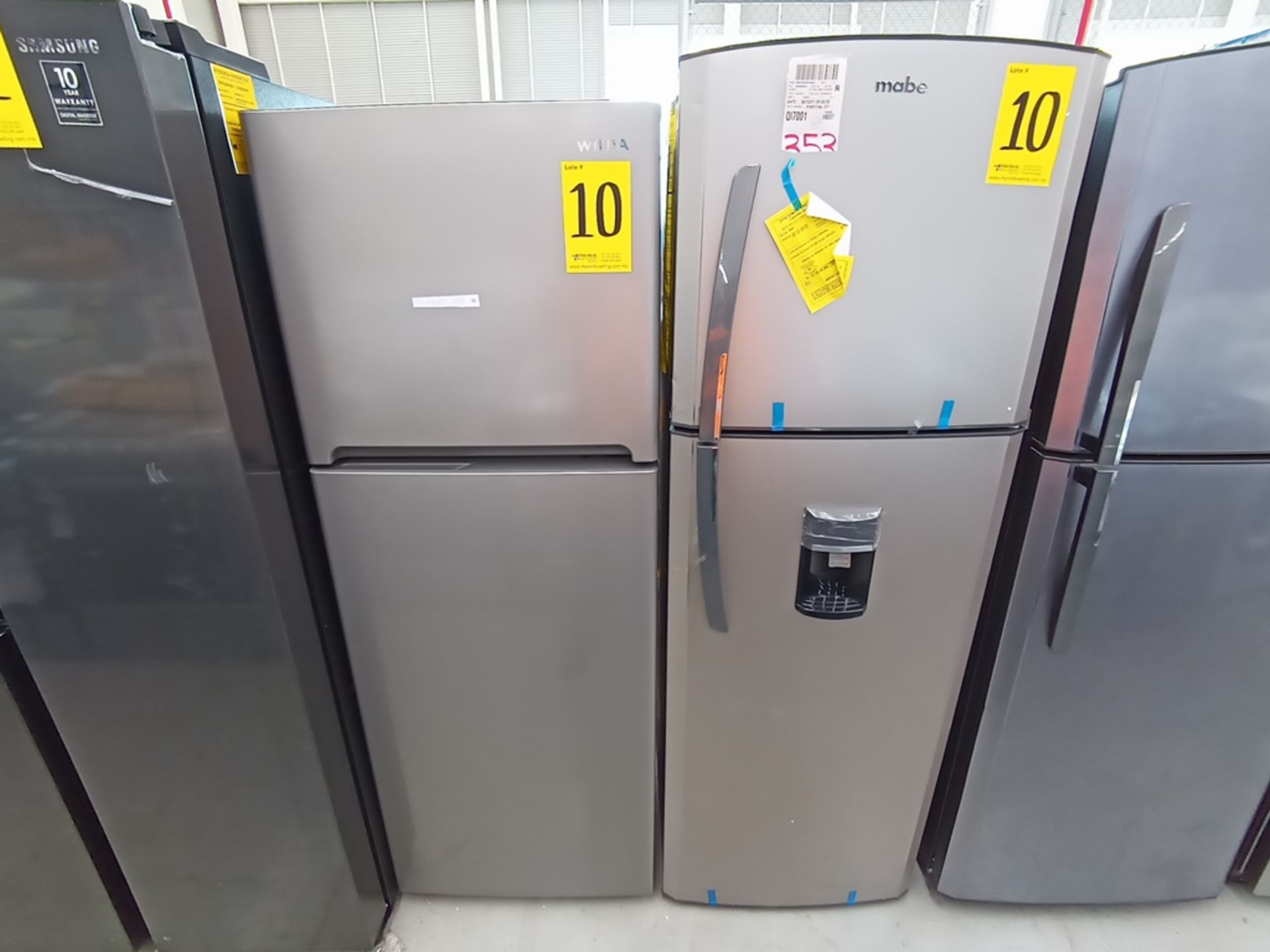 Lote de 2 refrigeradores contiene: 1 Refrigerador con dispensador de agua, Marca Mabe, Modelo RMA11 - Image 6 of 15