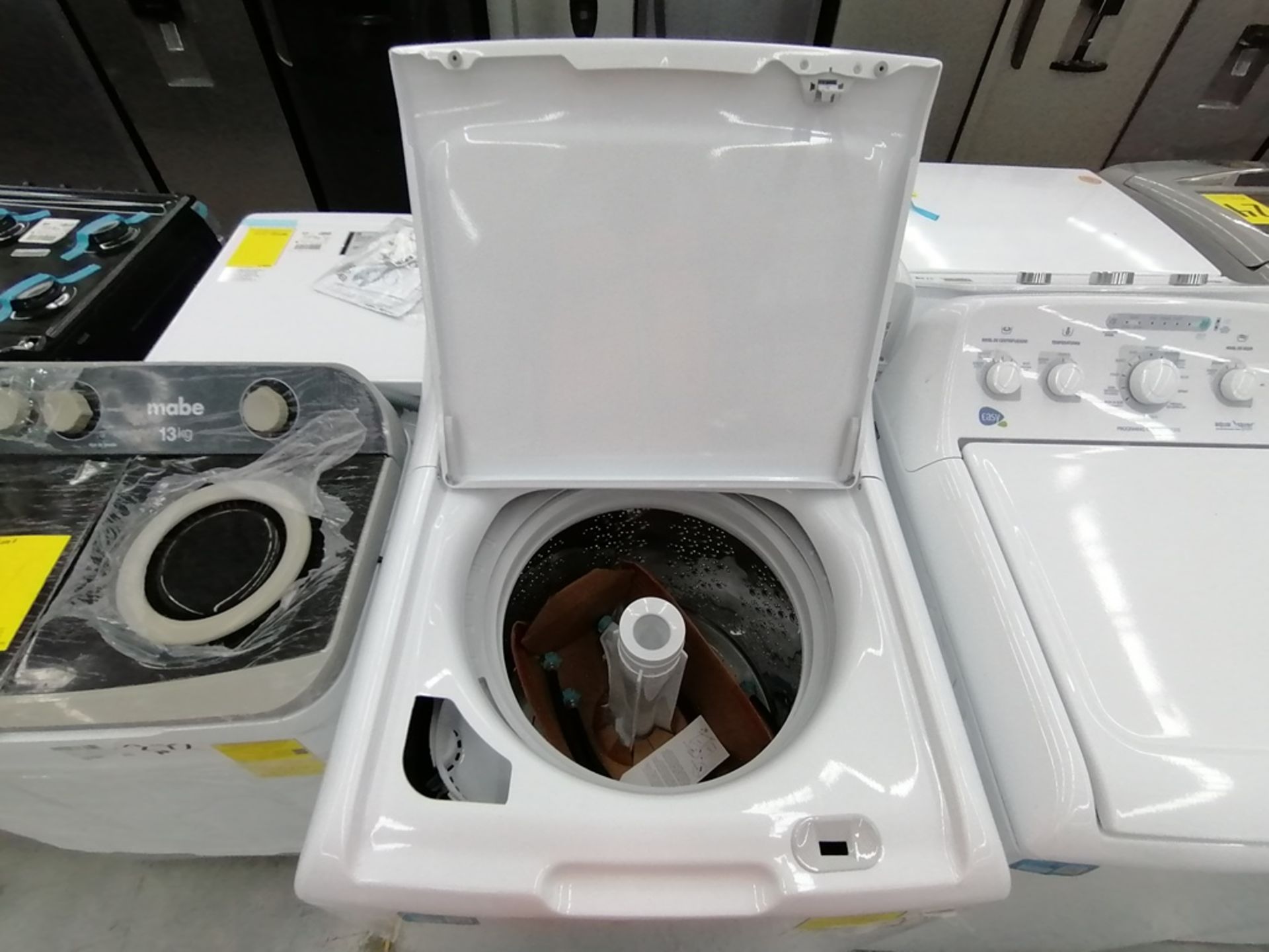 Lote de 3 lavadoras contiene: 1 Lavadora de 17KG, Marca Easy, Modelo LEA77114CBAB03, Serie 2105S522 - Image 28 of 30