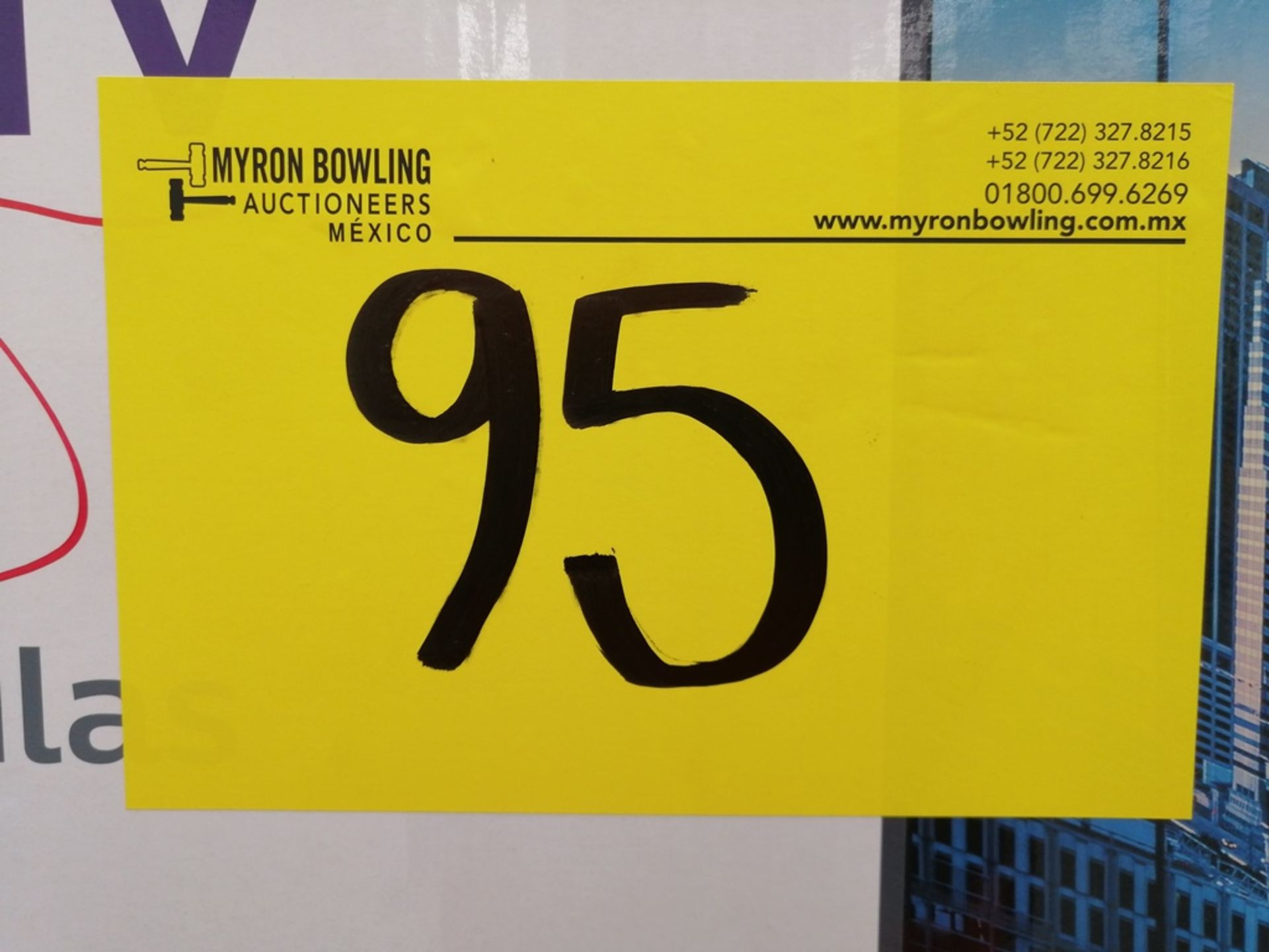 Lote de 14 Pantallas contiene: 1 Pantalla Smart Tv marca Samsung de 75"; 2 Pantallas de 70" marca P - Image 9 of 9