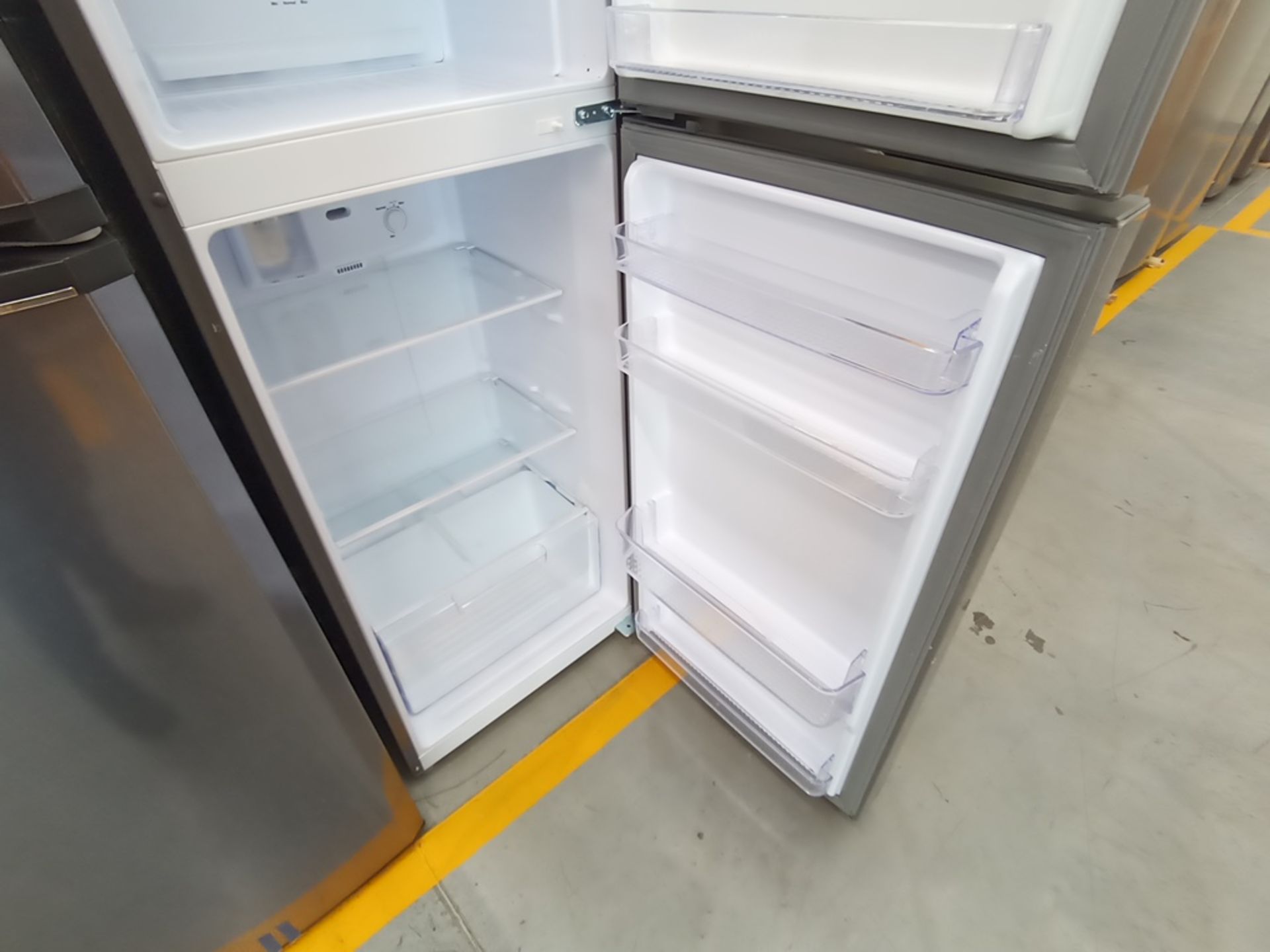 Lote de 2 Refrigeradores contiene: 1 Refrigerador Marca Winia, Modelo DFR-32210GNV, Serie MR216N130 - Image 12 of 15