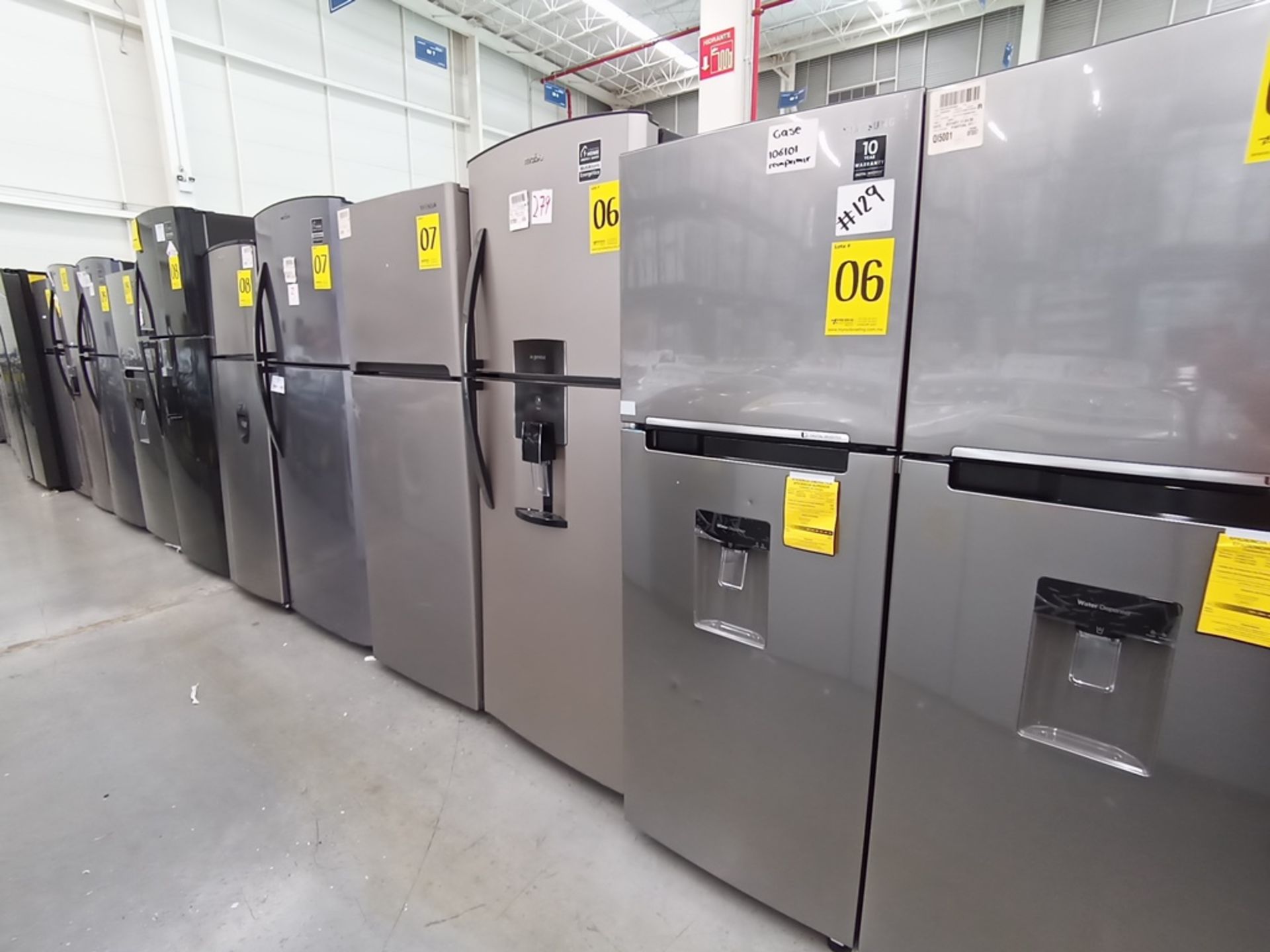 Lote de 2 refrigeradores contiene: 1 Refrigerador con dispensador de agua, Marca Samsung, Modelo RT - Image 5 of 15