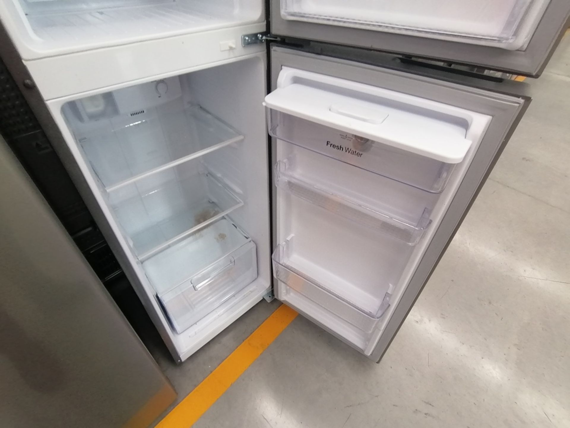 Lote de 2 Refrigeradores contiene: 1 Refrigerador con dispensador de agua, Marca Samsung, Modelo RT - Image 14 of 15