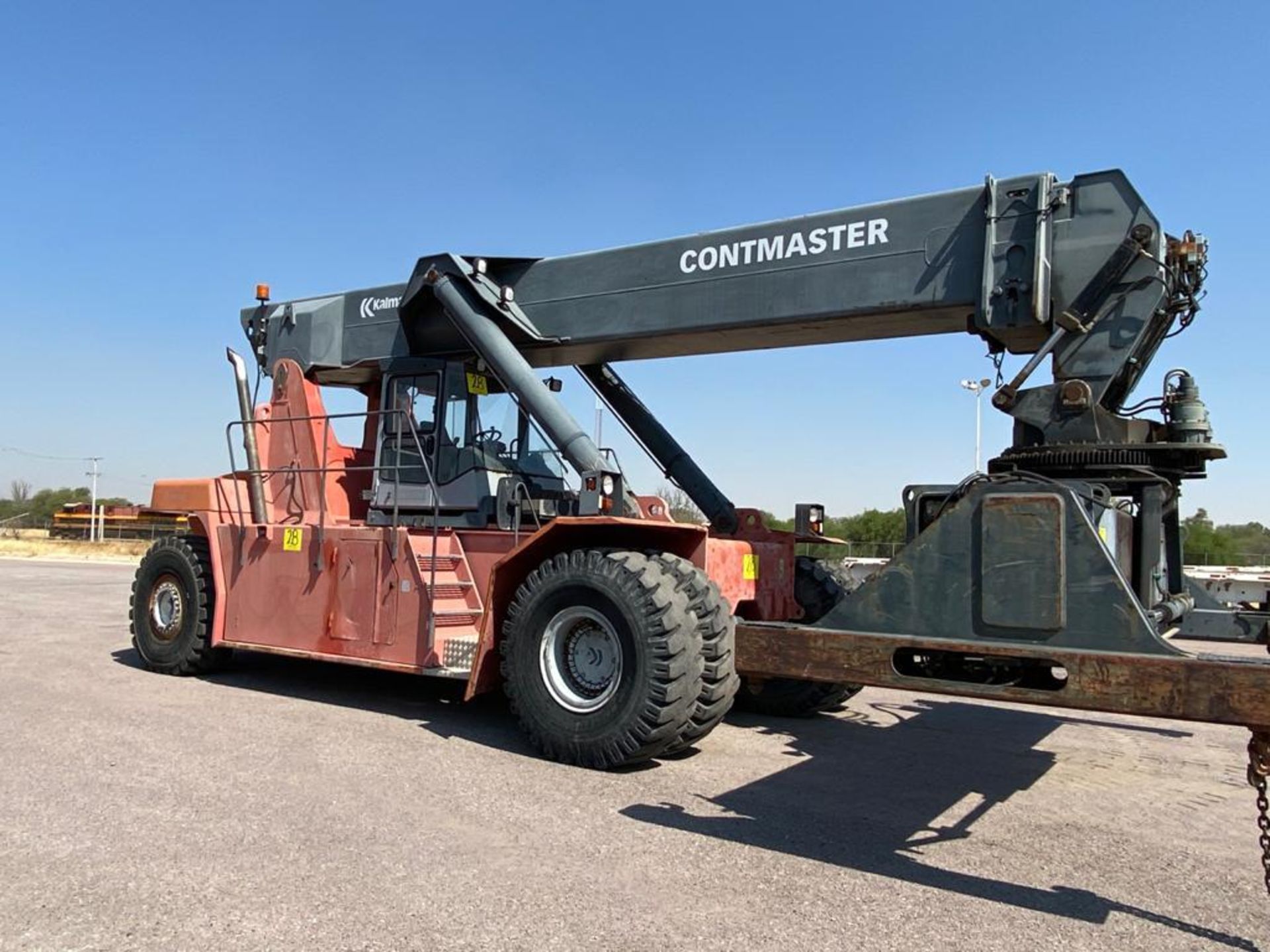 2004 Kalmar Reach Stacker, model DRS4531-55, serial T341140079, 45 tons, automatic transmission - Image 2 of 57