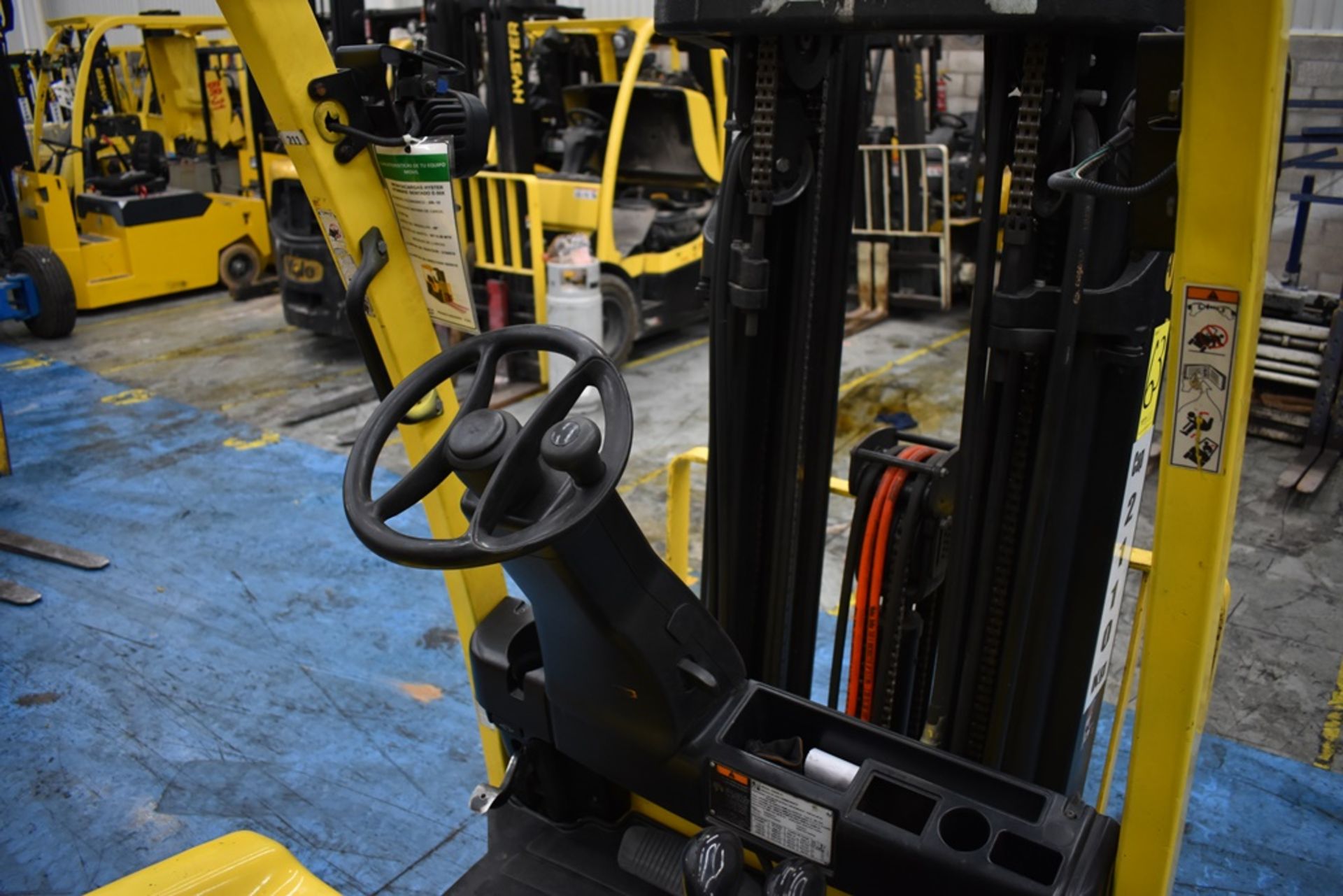 Hyster electric Forklift, model E50XN-27, capacity 4800 lb - Image 34 of 44