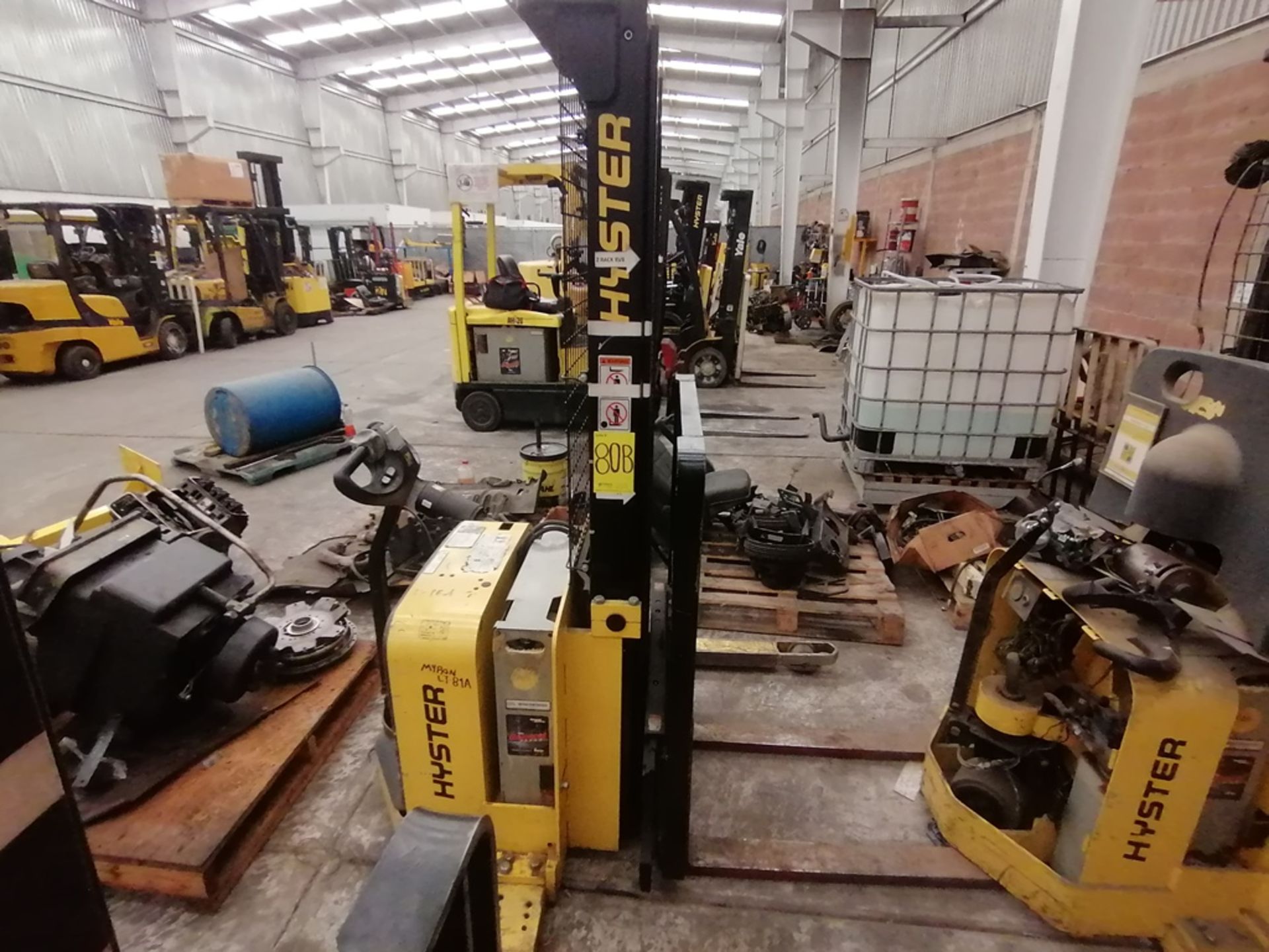 (2) Hyster Electric Pallet Truck, model 15W25ZA2 y W25ZA2 - Image 65 of 98