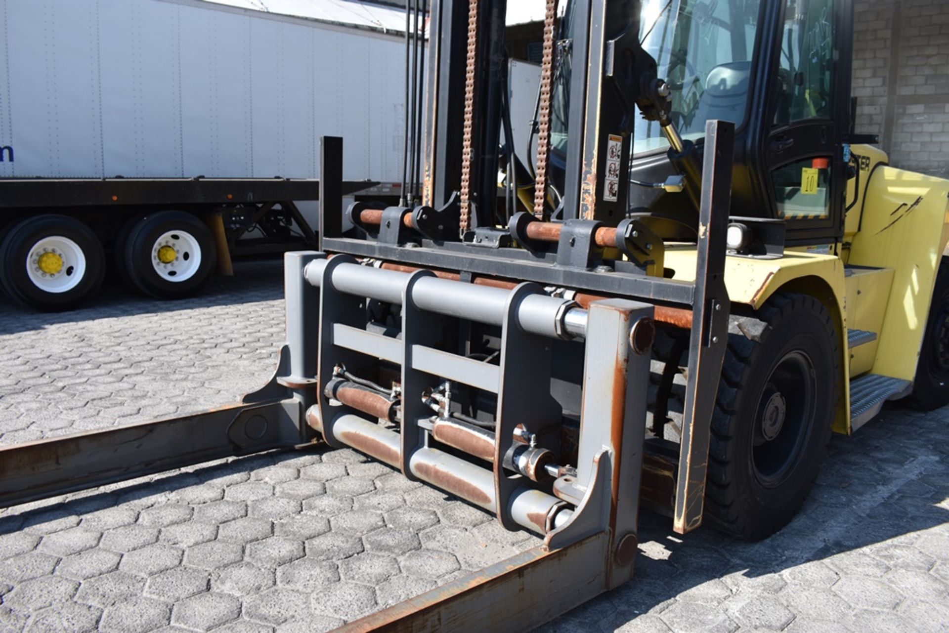 Hyster Forklift, model H210HD2, year 2017, 19,100 lb capacity, 2450 hours - Image 59 of 131