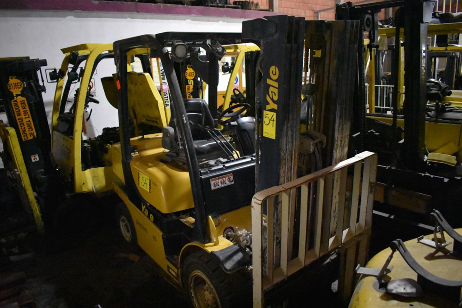 Yale Forklift, model GLP060VXNDAE087, 5750 lb capacity - Image 7 of 44