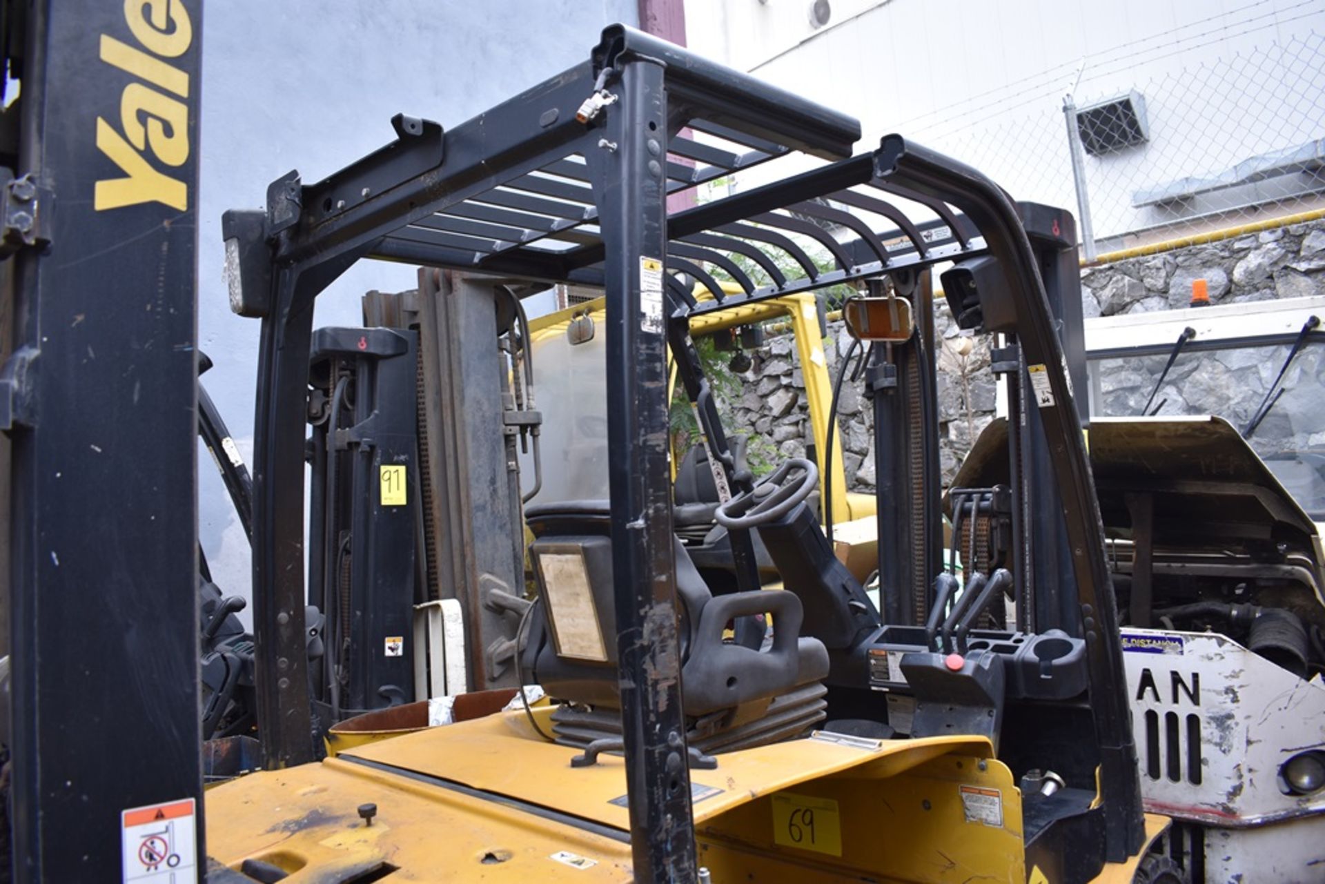 (2) 2016 Yale Forklift, 5700 lb capacity - Image 37 of 73