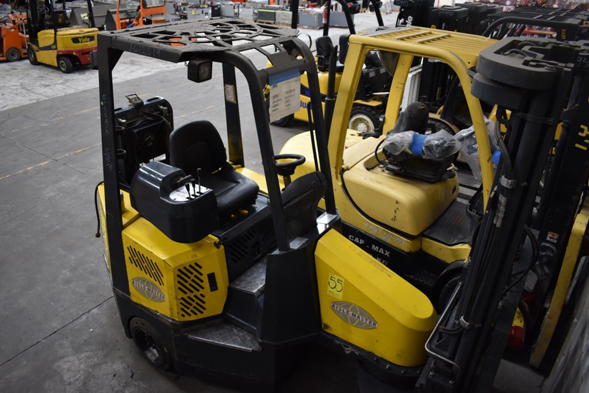 Aisle-master Forklift, model 20S, 2 tons capacity - Image 2 of 50