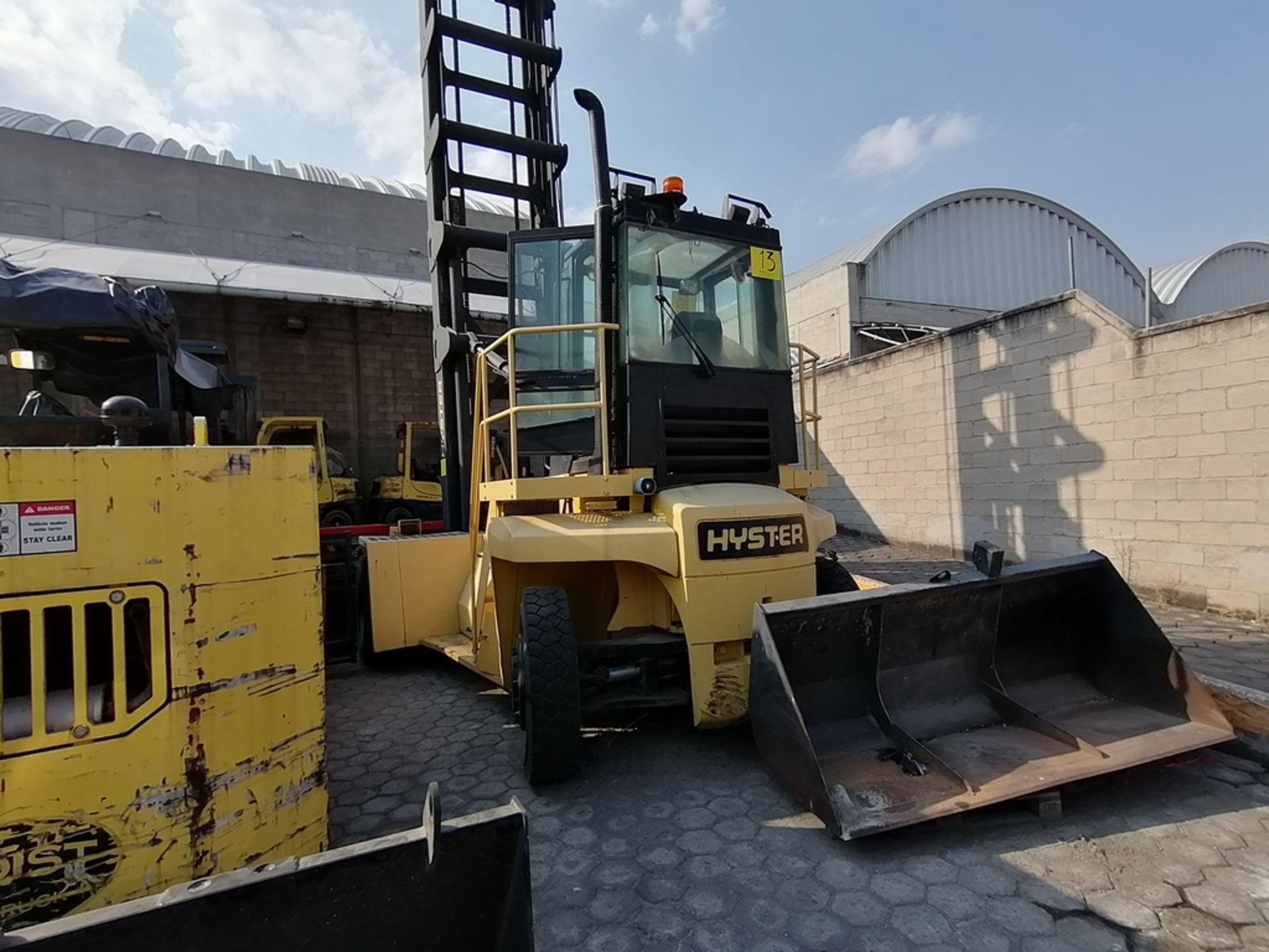 2003 Hyster Container handler, model H400H-ECH, 8,700 lb capacity - Image 16 of 60