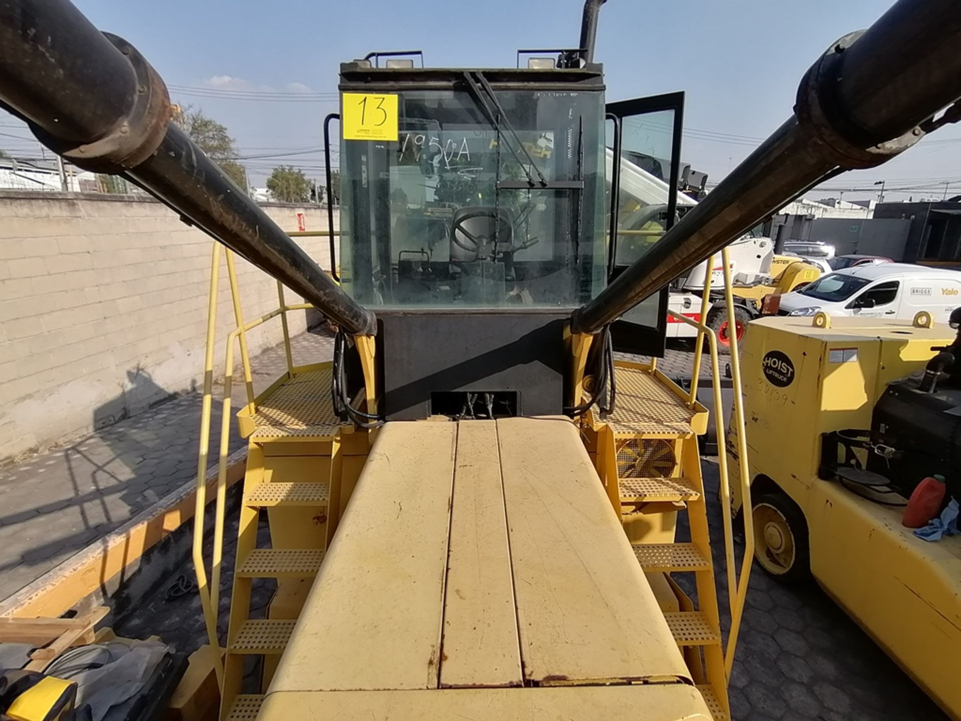 2003 Hyster Container handler, model H400H-ECH, 8,700 lb capacity - Image 9 of 60