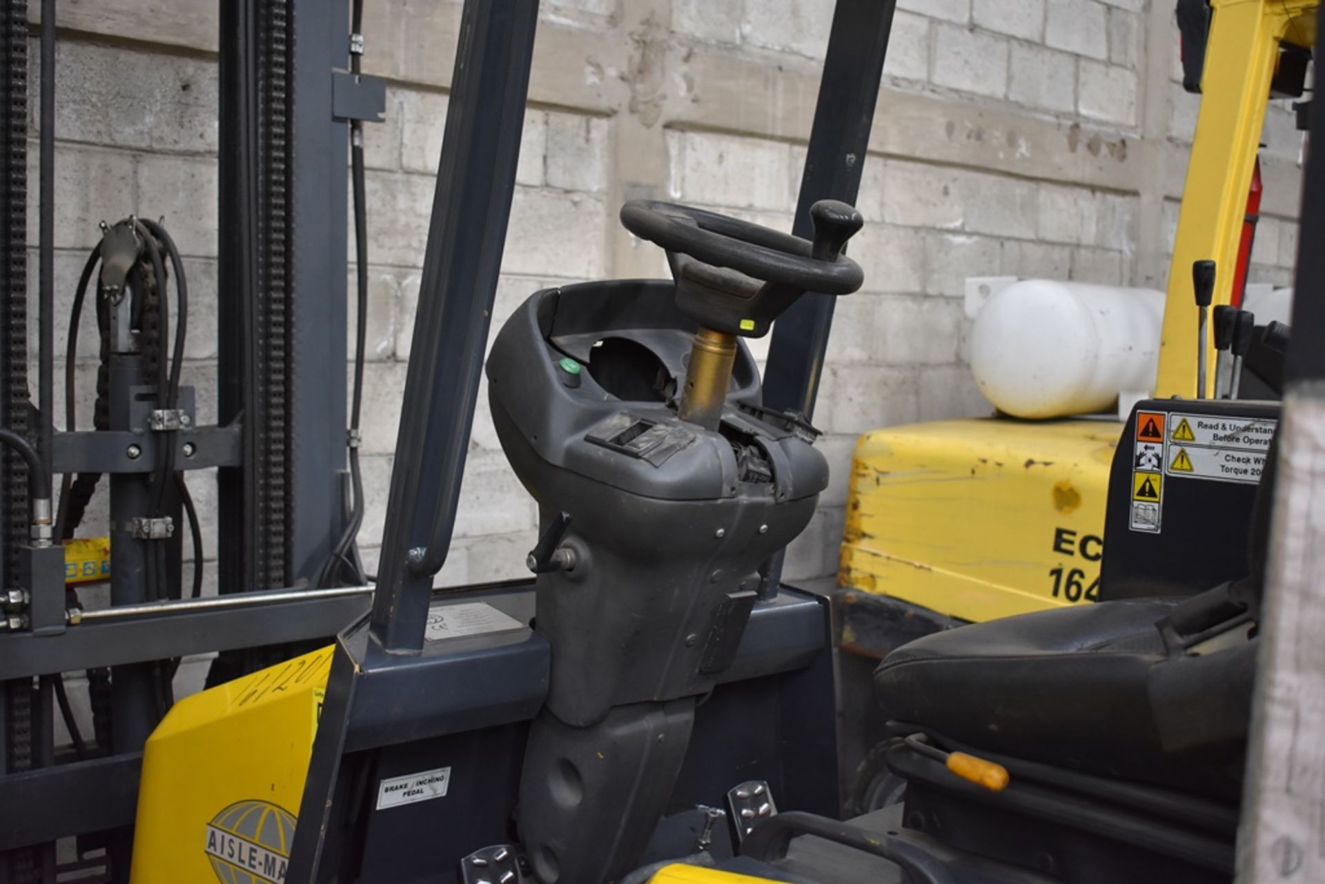 Aisle-master Forklift, model 20S, 2 tons capacity - Image 27 of 50