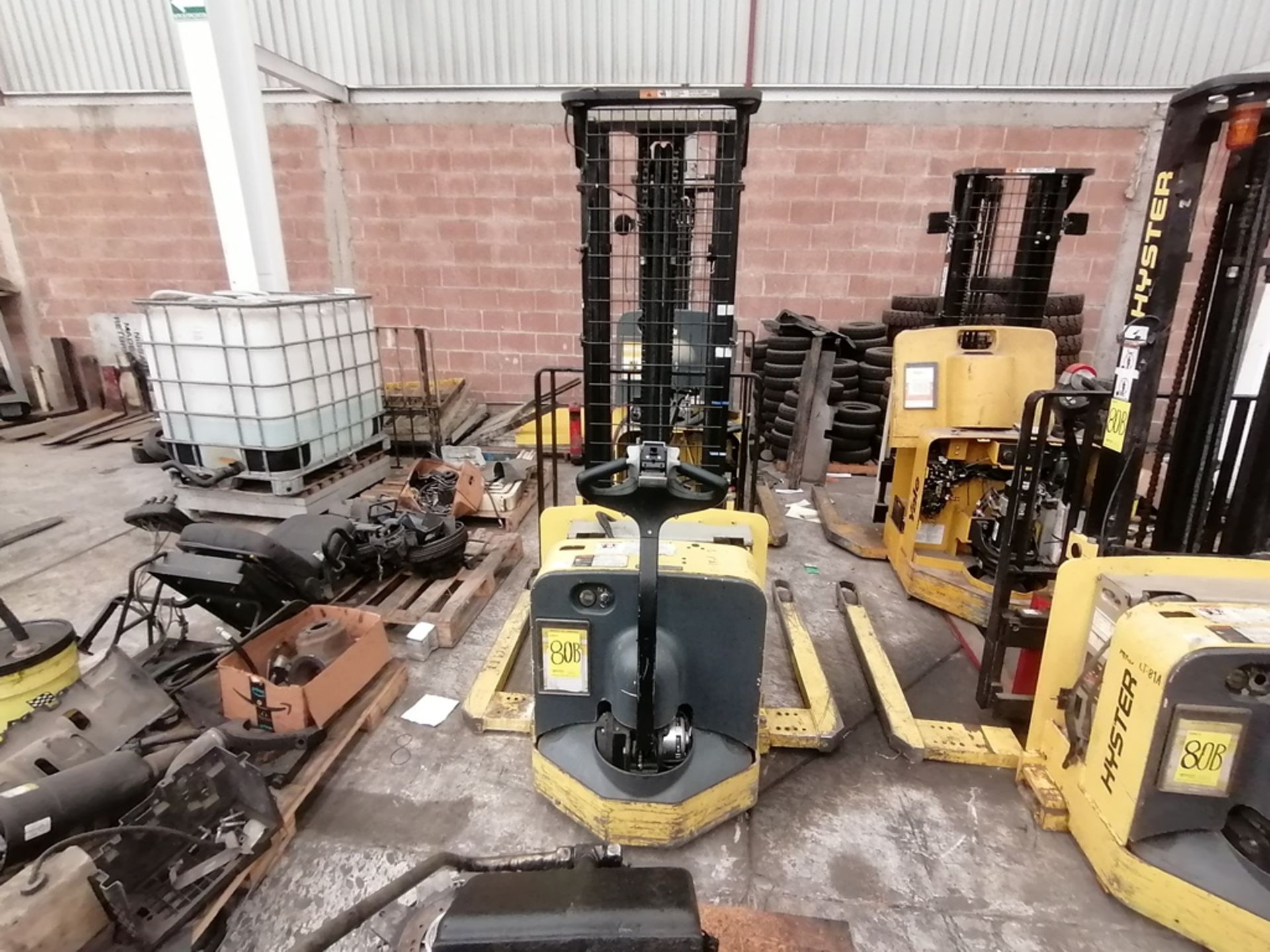 (2) Hyster Electric Pallet Truck, model 15W25ZA2 y W25ZA2 - Image 70 of 98