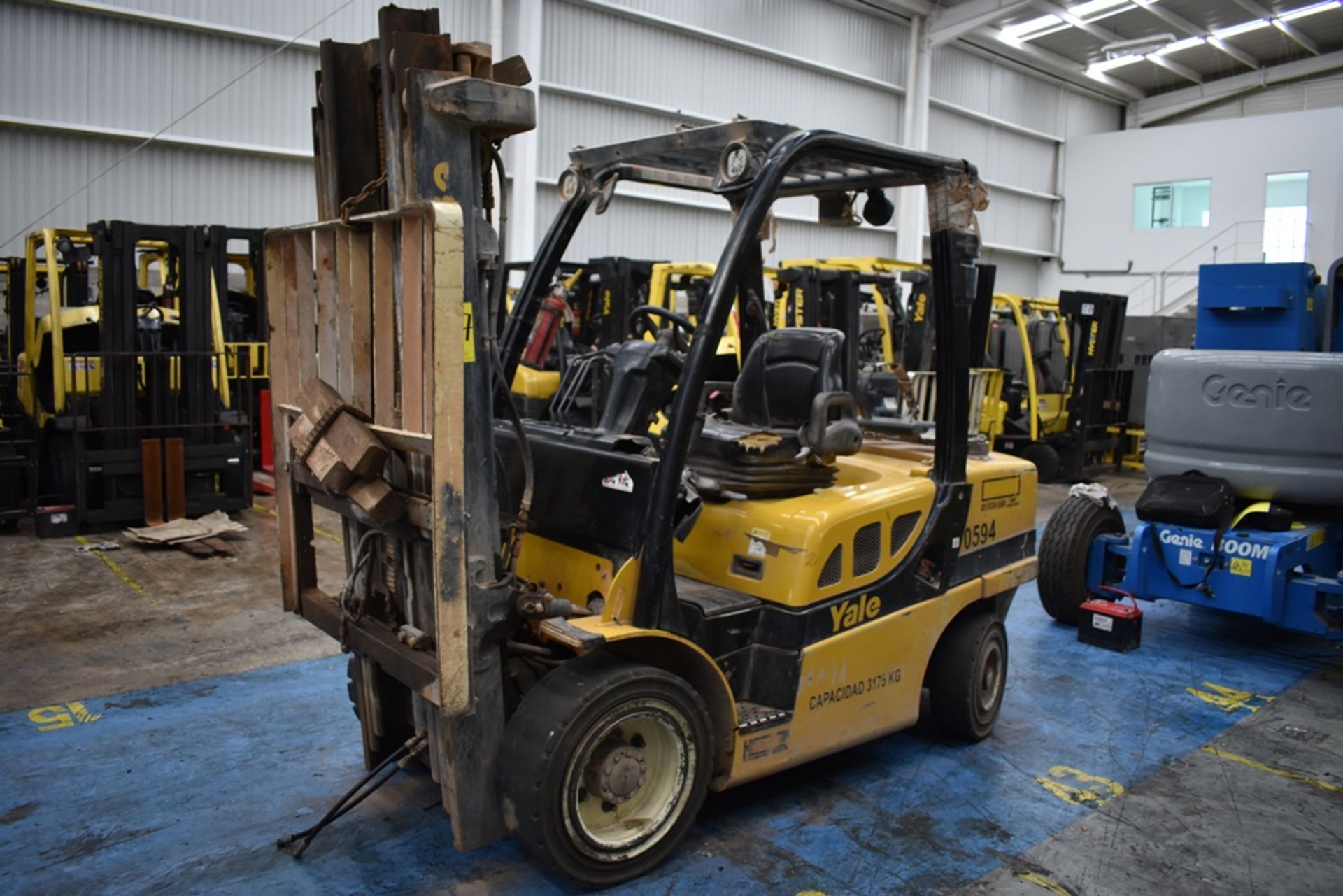 Yale Forklift, model GTP070VXNEAE087, S/N D875V10594S, capacity 6800 lb