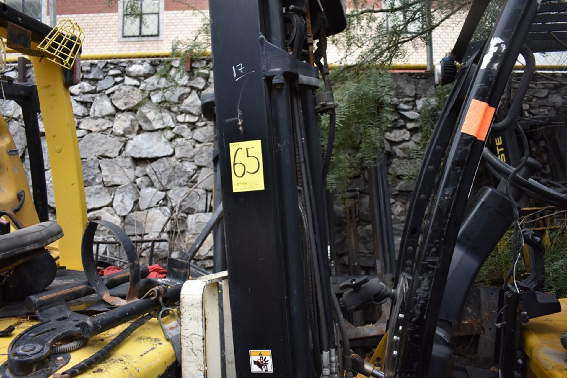 Yale electric Forklift, model ERP060VLE80TE091, 5700 lb capacity - Image 16 of 49