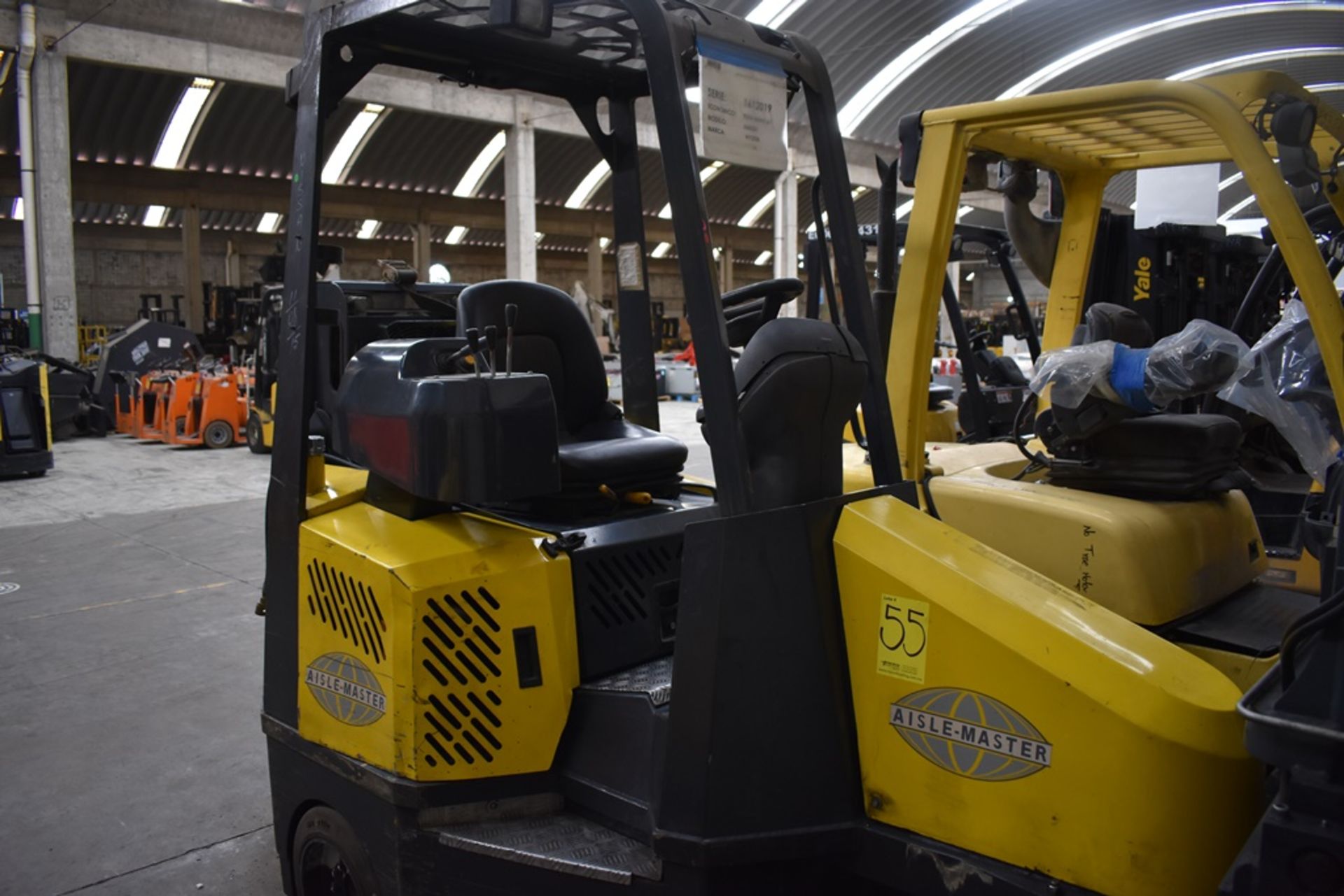 Aisle-master Forklift, model 20S, 2 tons capacity - Image 3 of 50