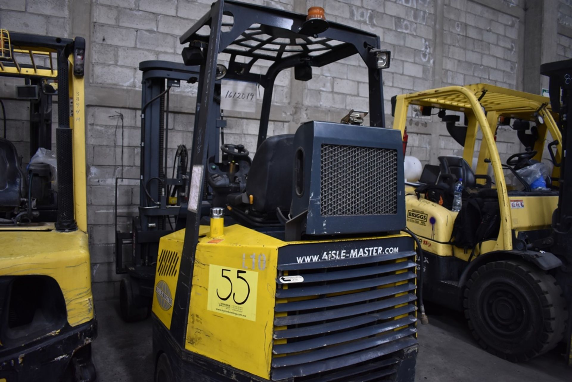 Aisle-master Forklift, model 20S, 2 tons capacity - Image 12 of 50