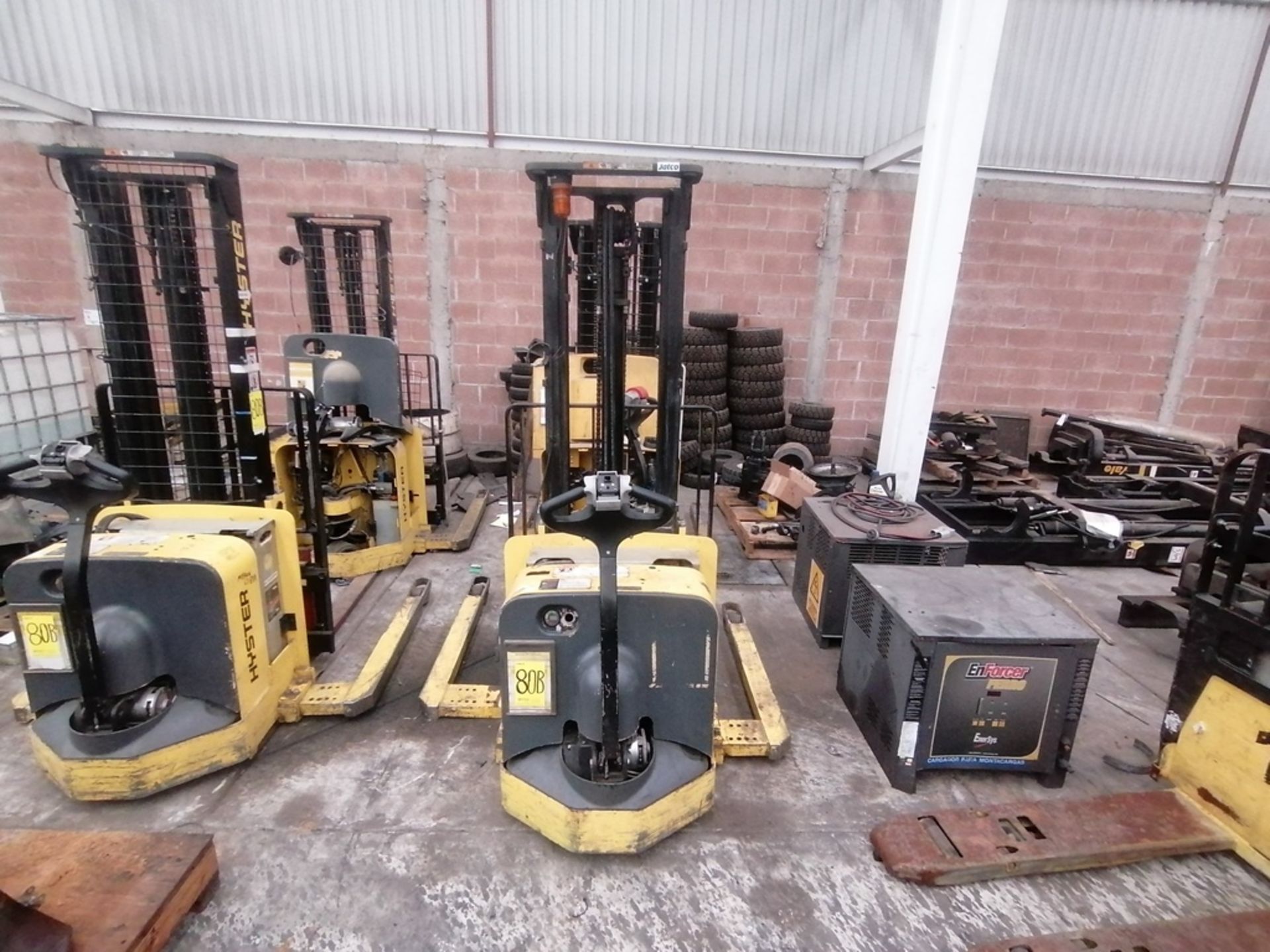 (2) Hyster Electric Pallet Truck, model 15W25ZA2 y W25ZA2 - Image 4 of 98