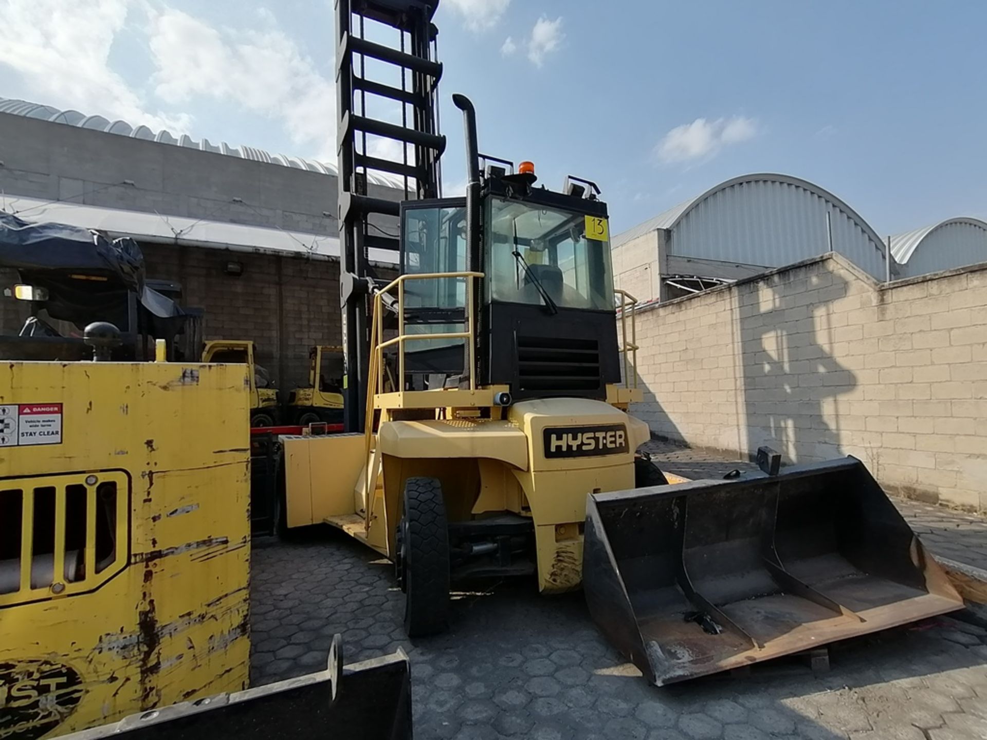 2003 Hyster Container handler, model H400H-ECH, 8,700 lb capacity - Image 17 of 60