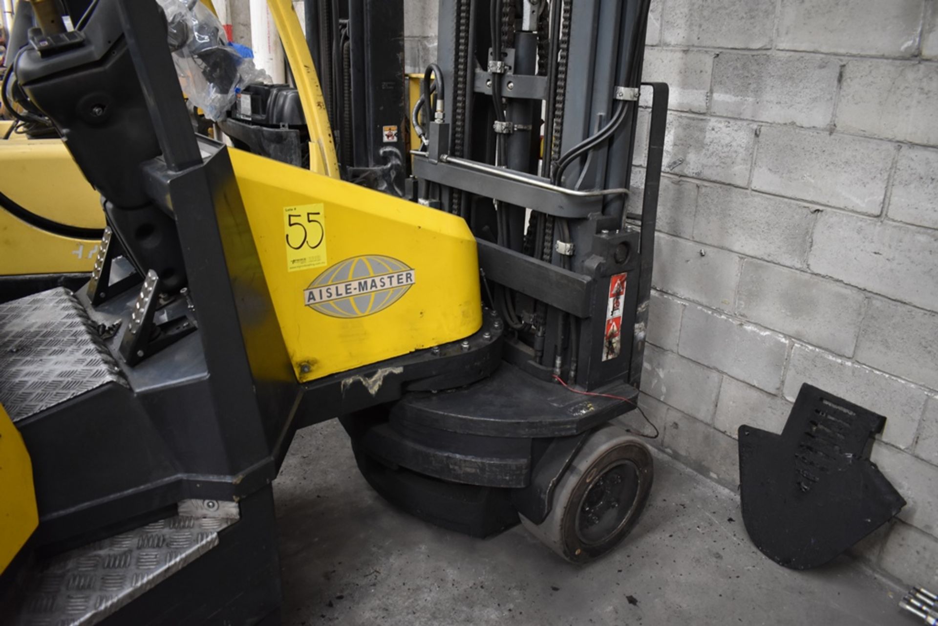 Aisle-master Forklift, model 20S, 2 tons capacity - Image 16 of 50