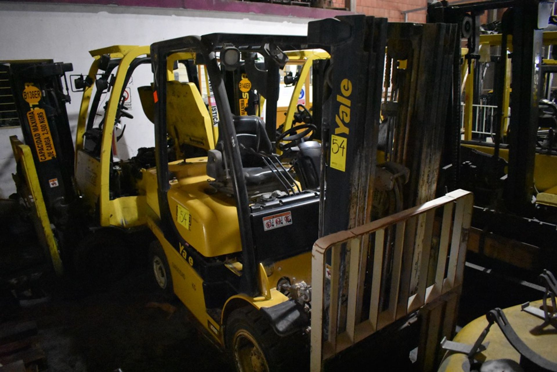 Yale Forklift, model GLP060VXNDAE087, 5750 lb capacity - Image 4 of 44