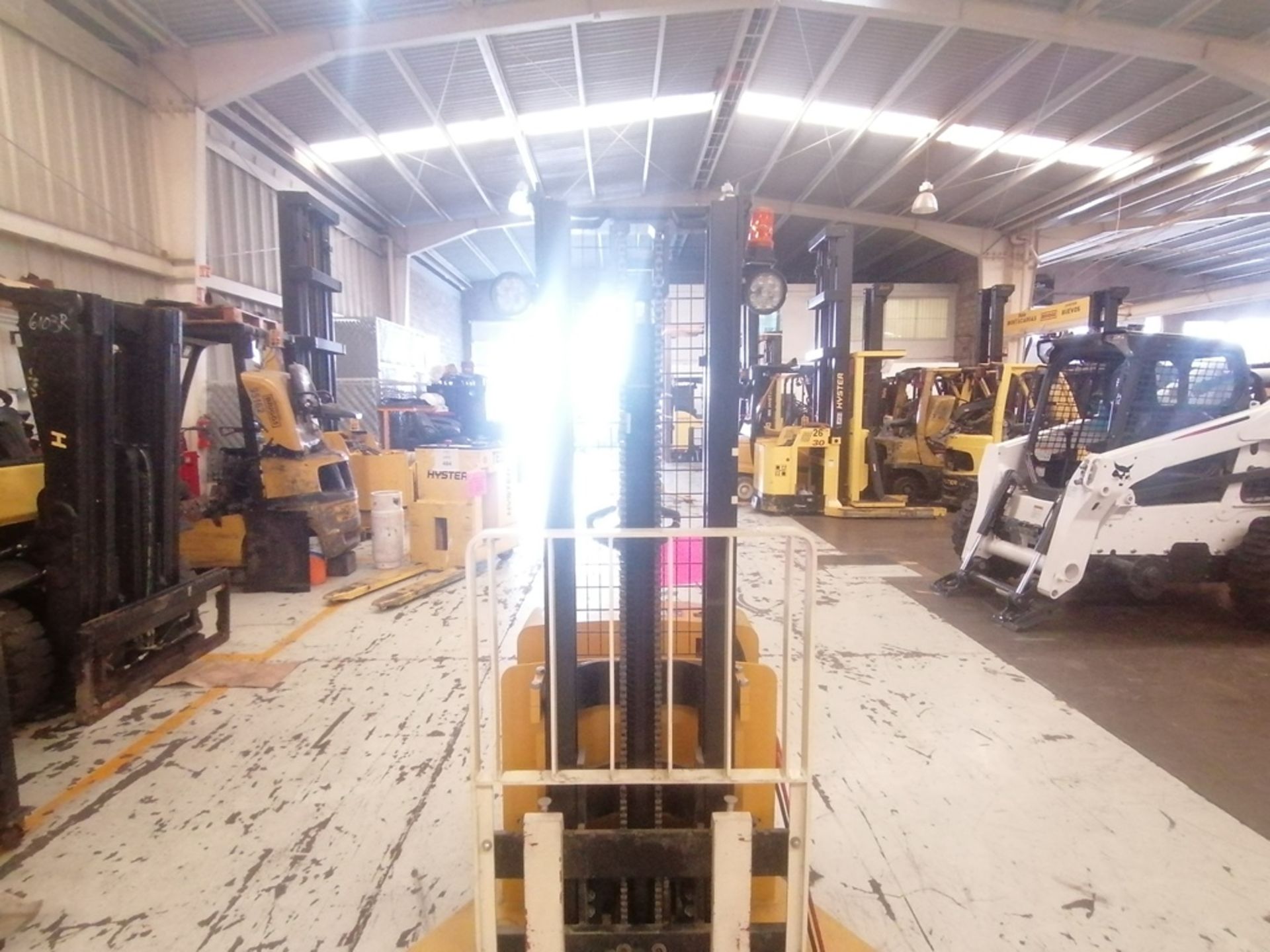 Yale electric stacker, model MSW040SEN24TV083, 4,000 lb capacity, - Image 31 of 34