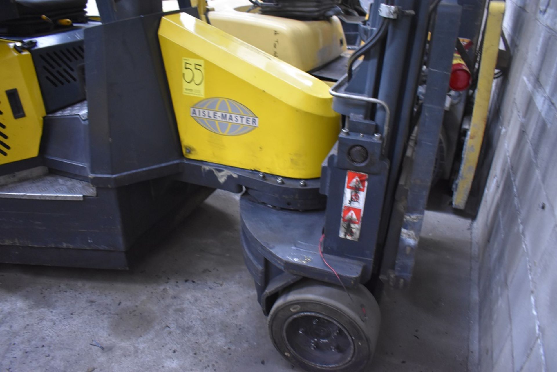 Aisle-master Forklift, model 20S, 2 tons capacity - Image 18 of 50