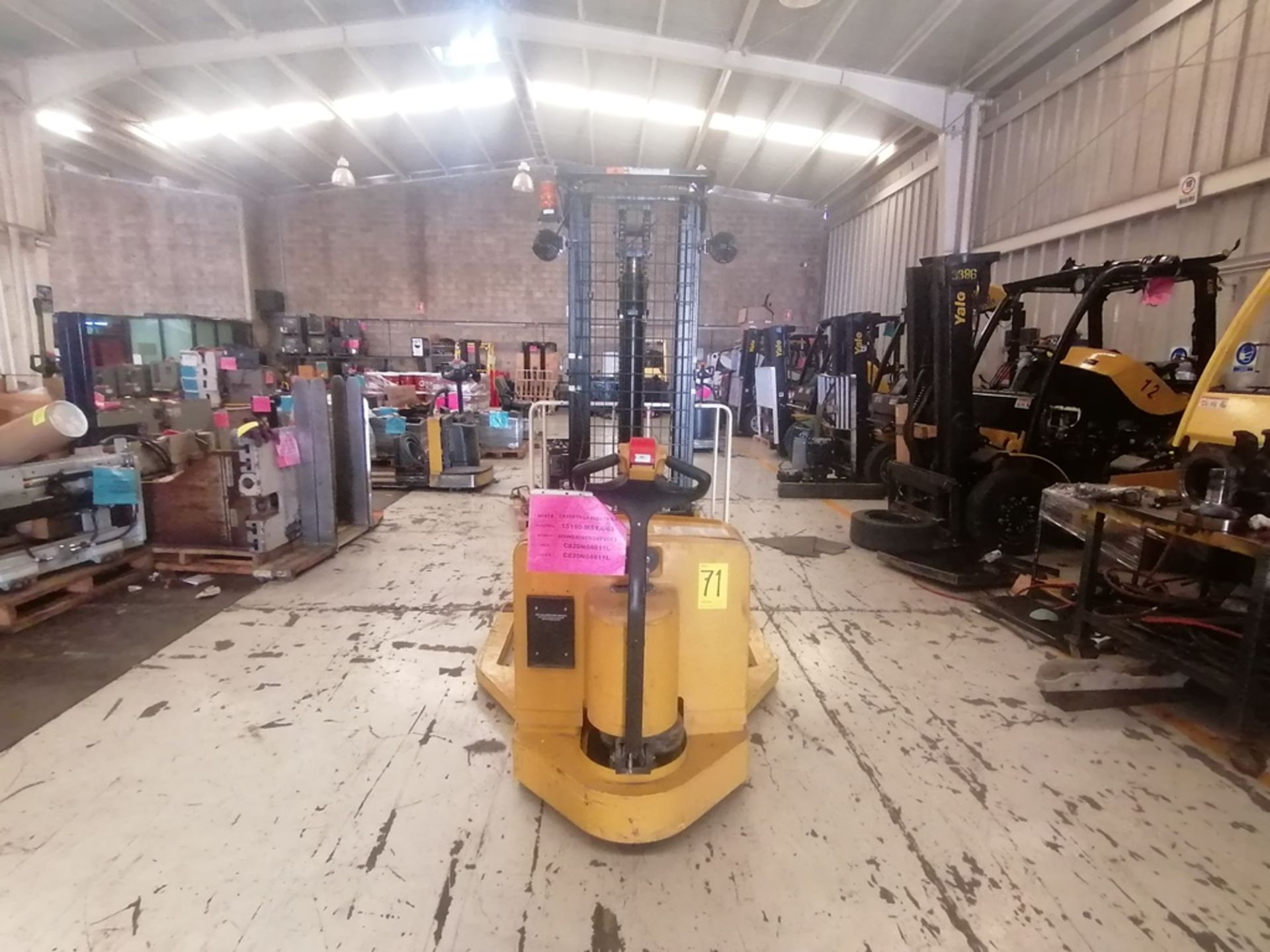 Yale electric stacker, model MSW040SEN24TV083, 4,000 lb capacity, - Image 22 of 34