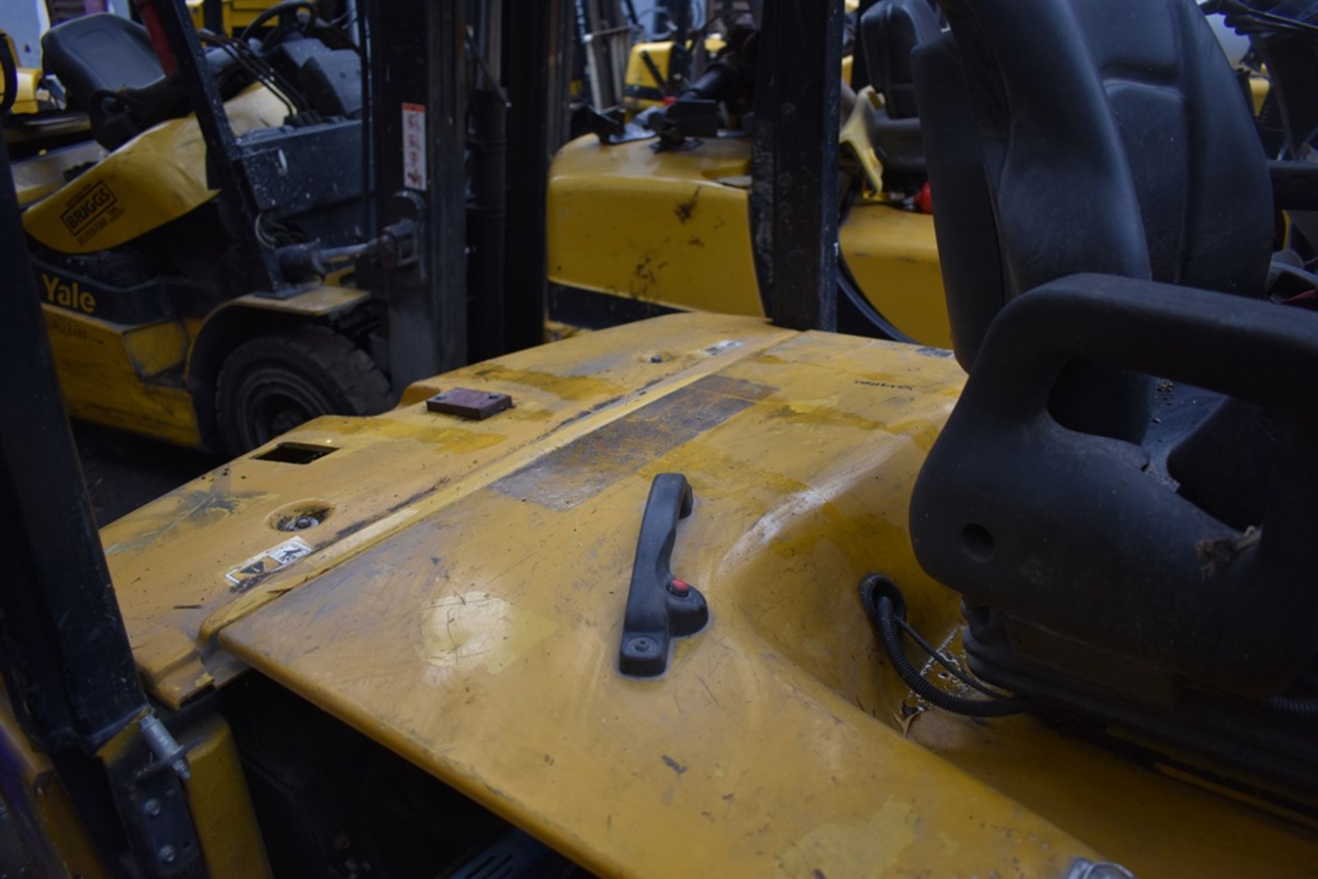 Yale electric Forklift, model ERP060VLE80TE091, 5700 lb capacity - Image 25 of 49