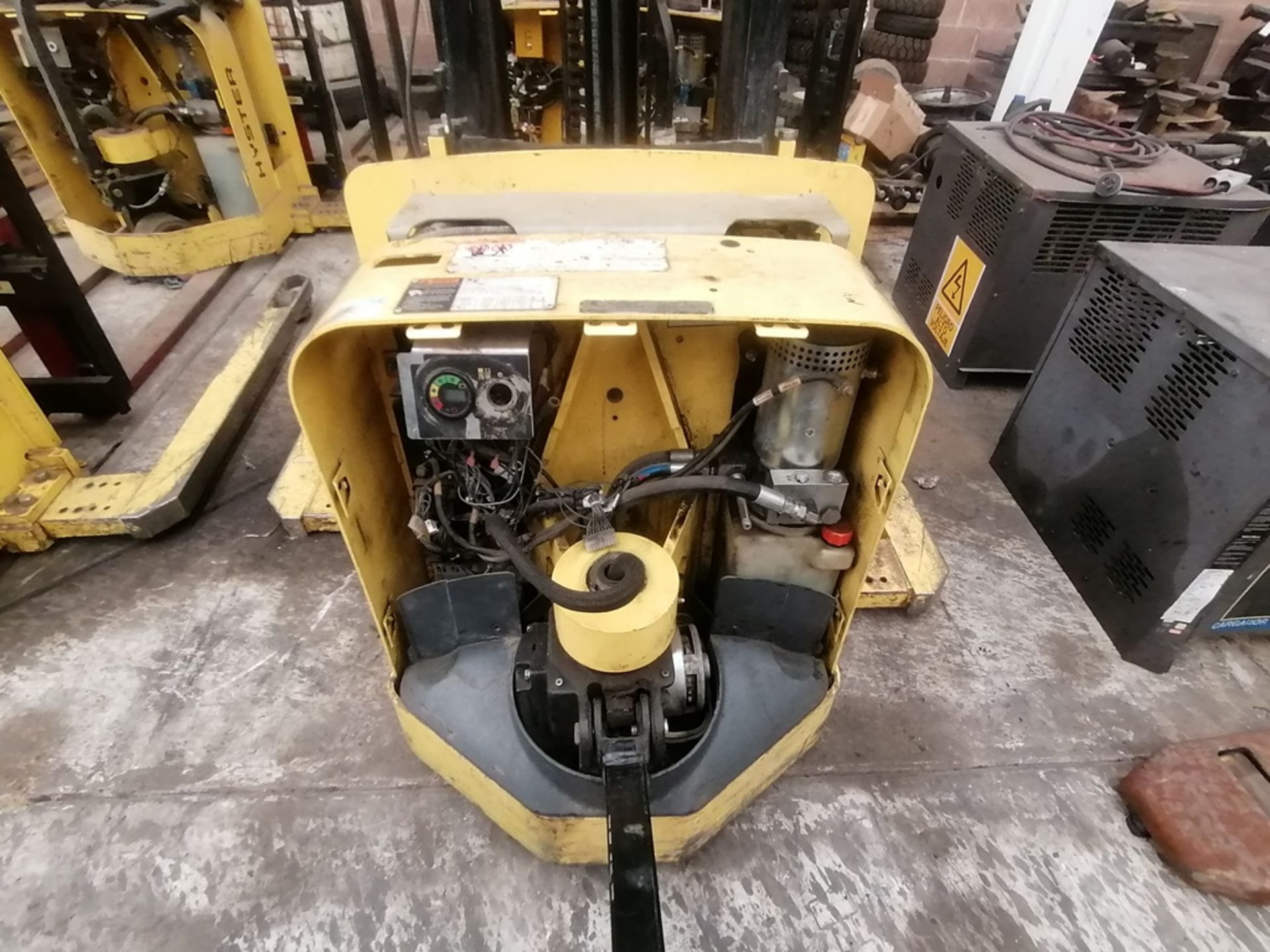 (2) Hyster Electric Pallet Truck, model 15W25ZA2 y W25ZA2 - Image 37 of 98