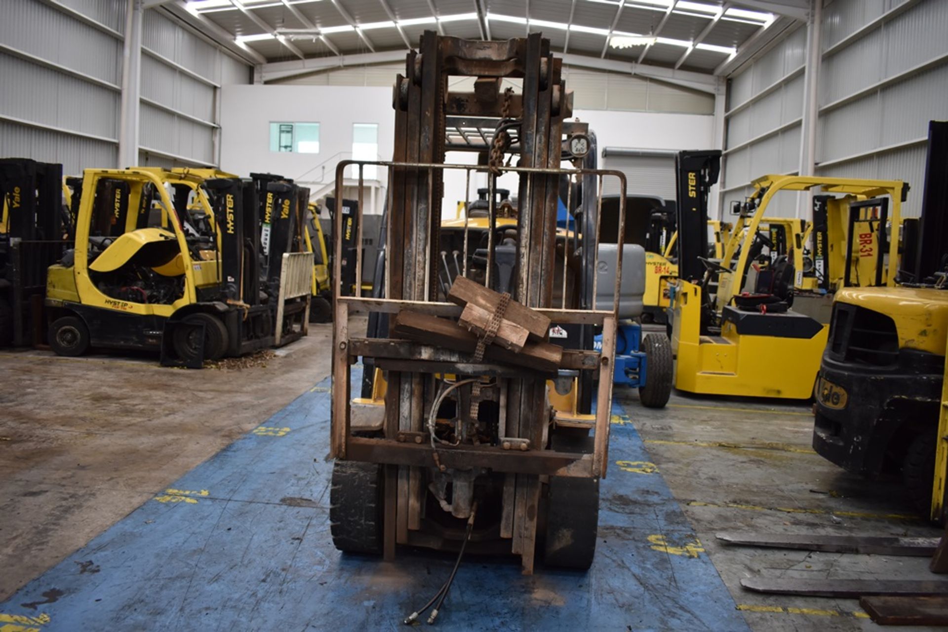 Yale Forklift, model GTP070VXNEAE087, S/N D875V10594S, capacity 6800 lb - Image 4 of 43