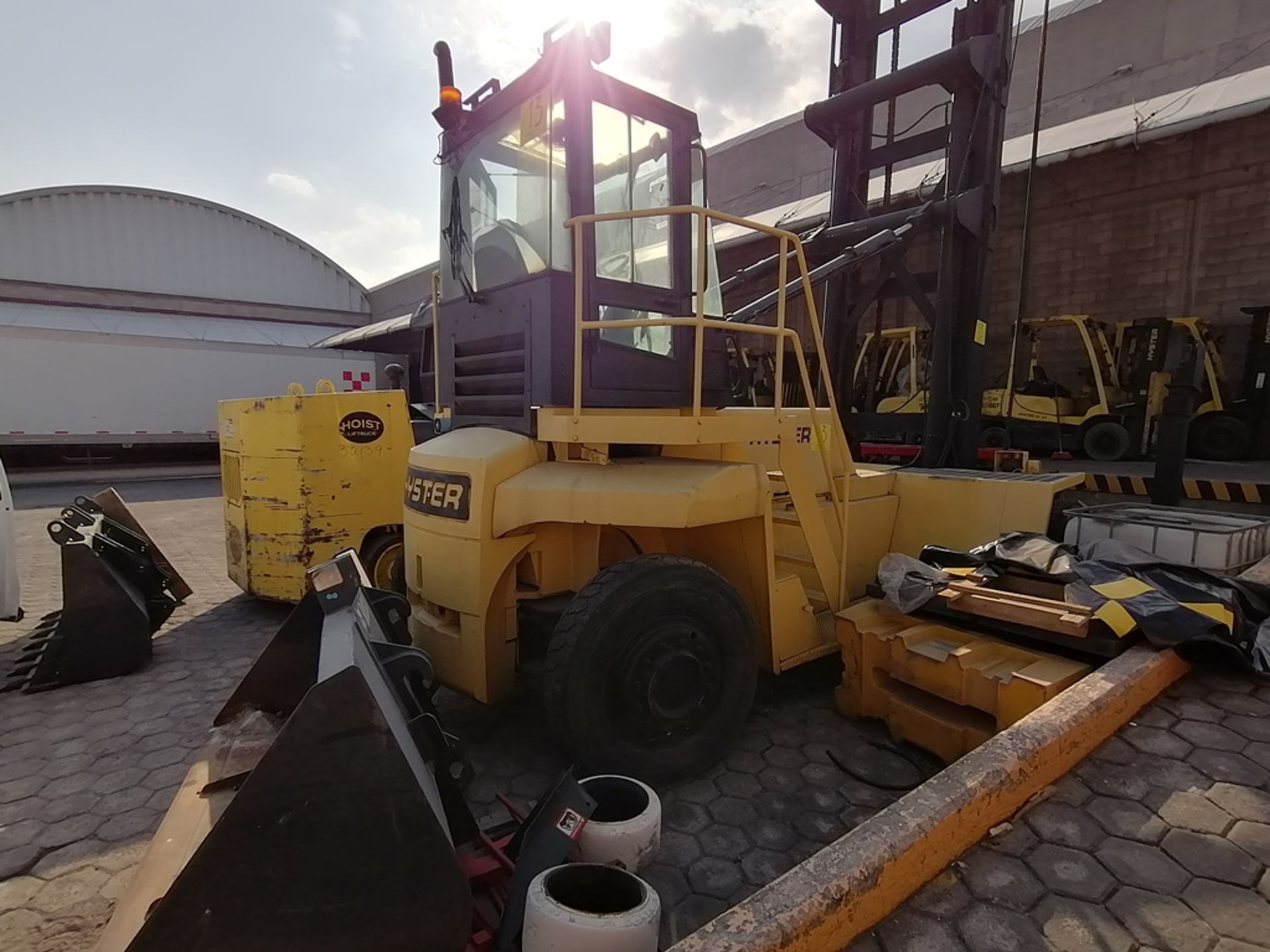 2003 Hyster Container handler, model H400H-ECH, 8,700 lb capacity - Image 14 of 60