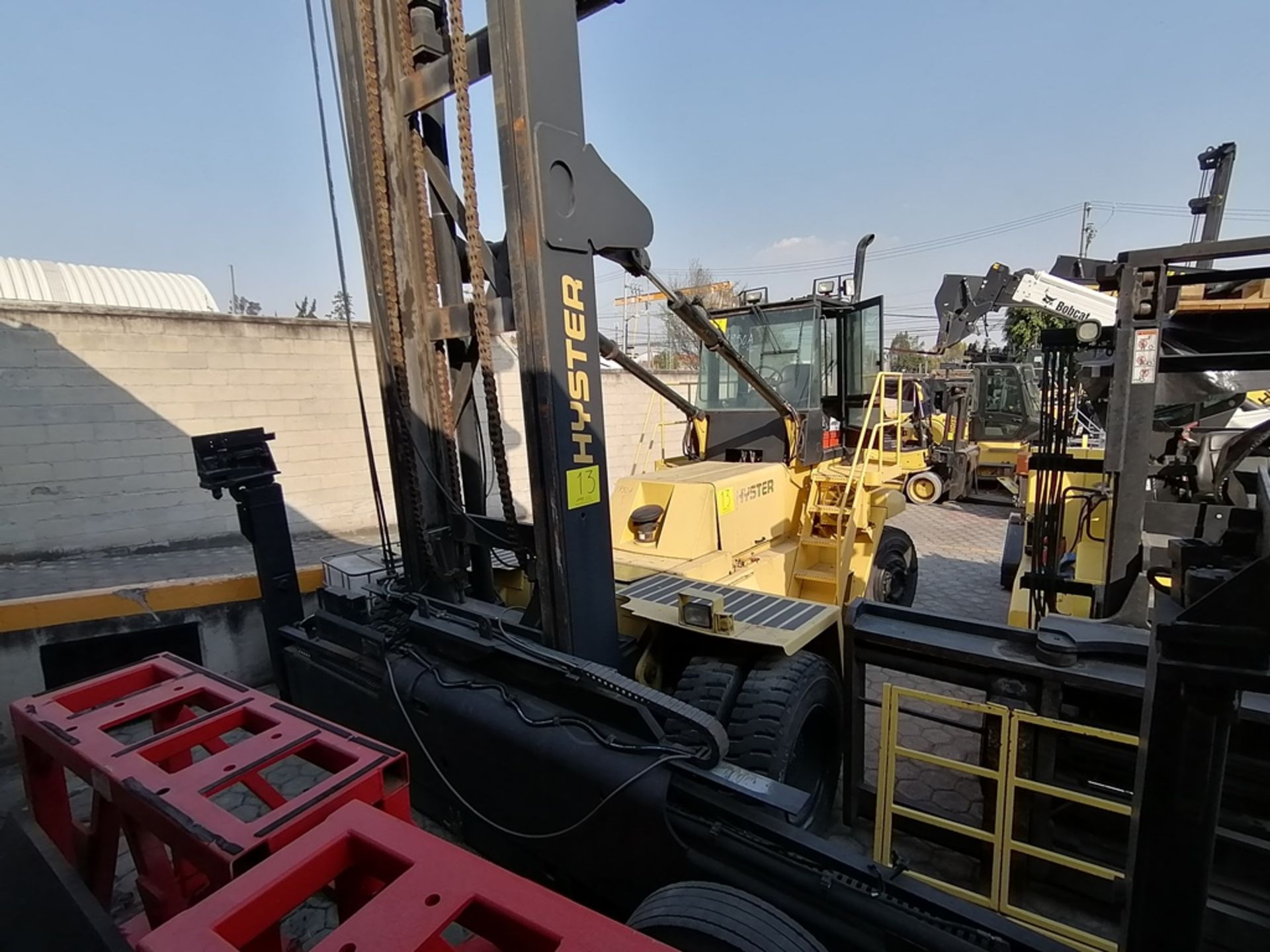 2003 Hyster Container handler, model H400H-ECH, 8,700 lb capacity - Image 2 of 60