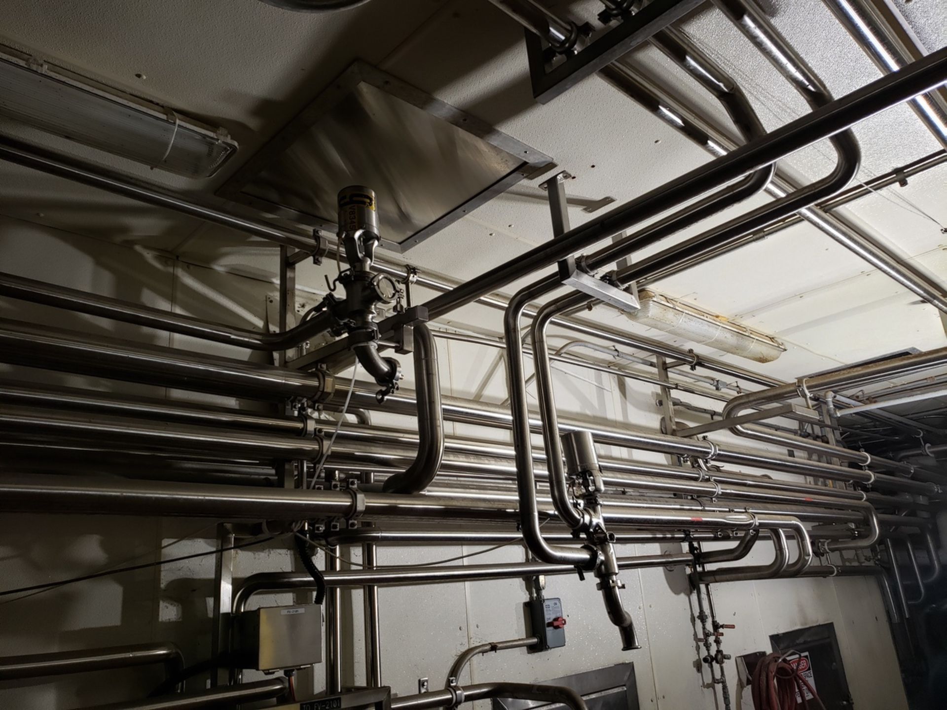 Remaining Sanitary Pipe, Valves & Fittings in Room, (Excluding any Other Lotted | Rig Fee: $1800 - Image 2 of 4