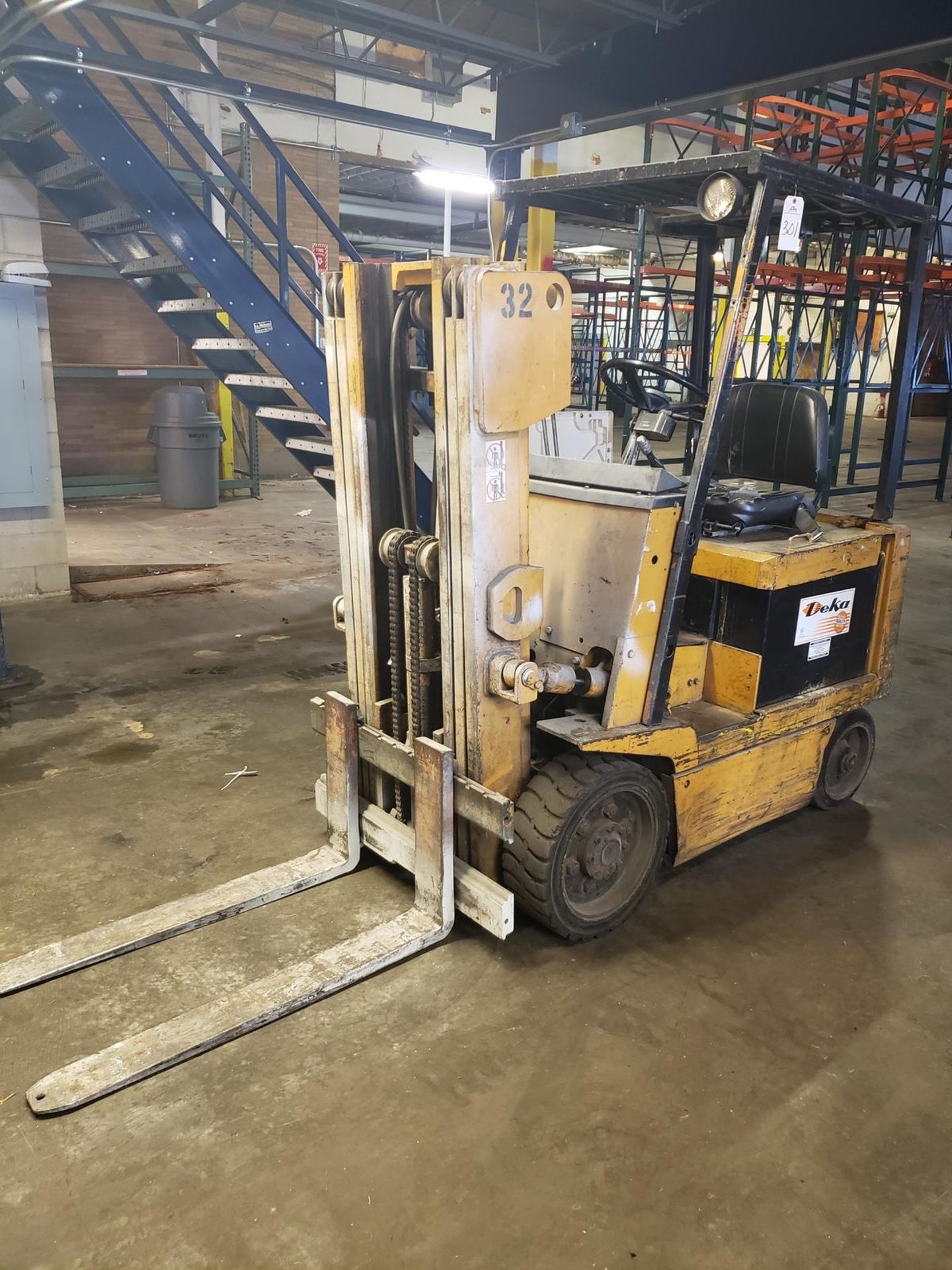 Komatsu 3,500 lb. Forklift, M# FB25SH-3, S/N 16492, | Rig Fee: $250