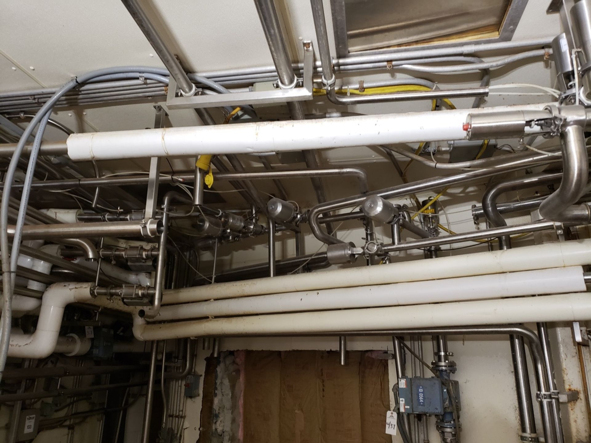 Remaining Sanitary Pipe, Valves & Fittings in Room, (Excluding any Other Lotted | Rig Fee: $1800 - Image 3 of 4