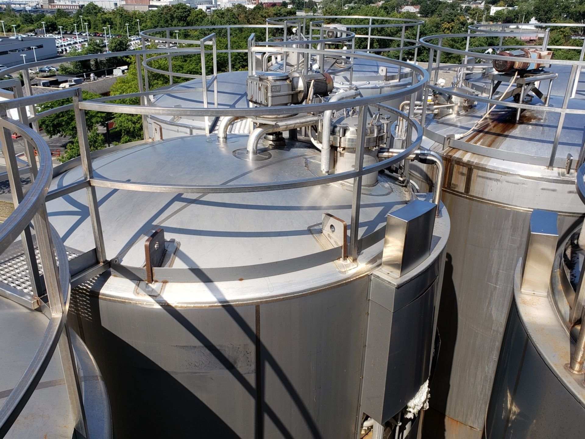 Mueller 15,000 Gallon All Stainless Steel Aseptic Jacket Vacuum Rated Vertical Tank| Rig Fee: $13000 - Image 6 of 6