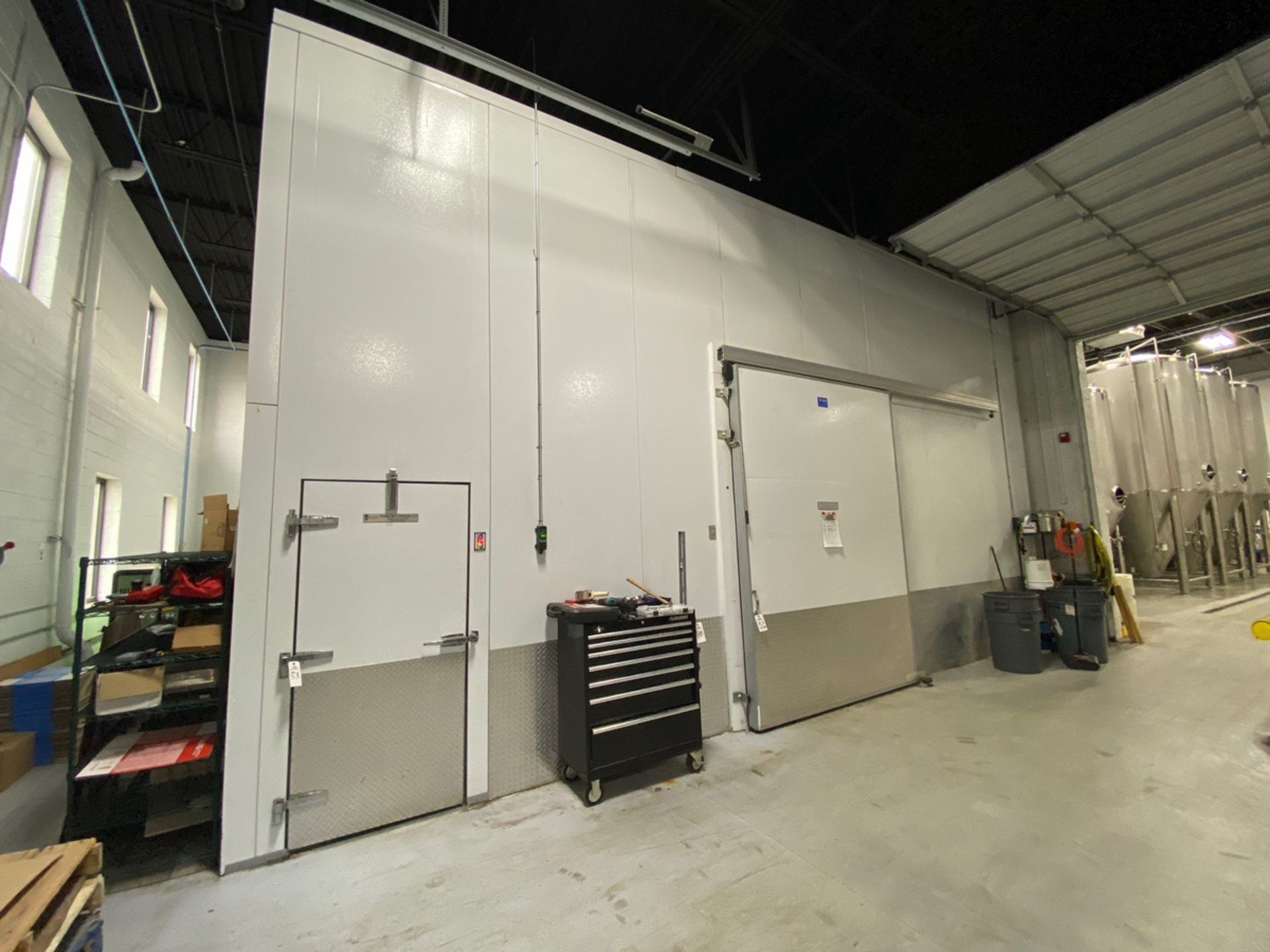 2015 SRC Walk-in Cooler, Approx Outside Dims: 30ft x 30ft x 17ft - Subj to Bulks | Rig Fee: $8500 - Image 2 of 11