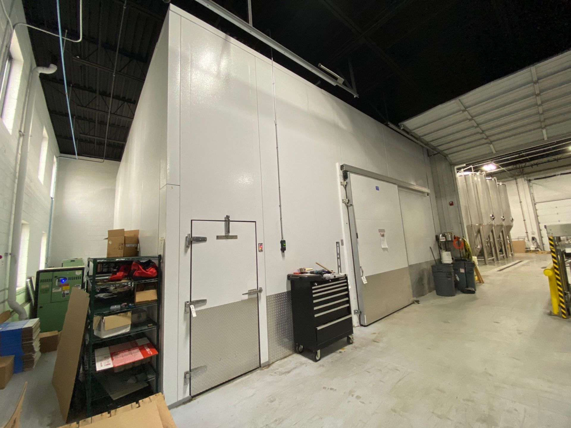 2015 SRC Walk-in Cooler, Approx Outside Dims: 30ft x 30ft x 17ft - Subj to Bulks | Rig Fee: $8500