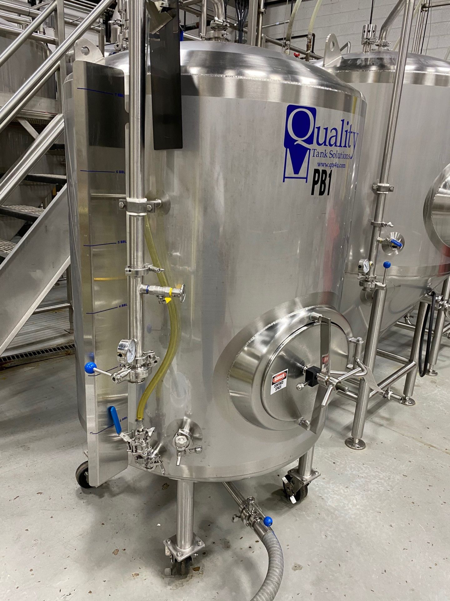 2015 Quality Tank 7 BBL Brite Tank, Glycol Jacketed, On Casters, - Subj to Bulks | Rig Fee: $350 - Image 4 of 6