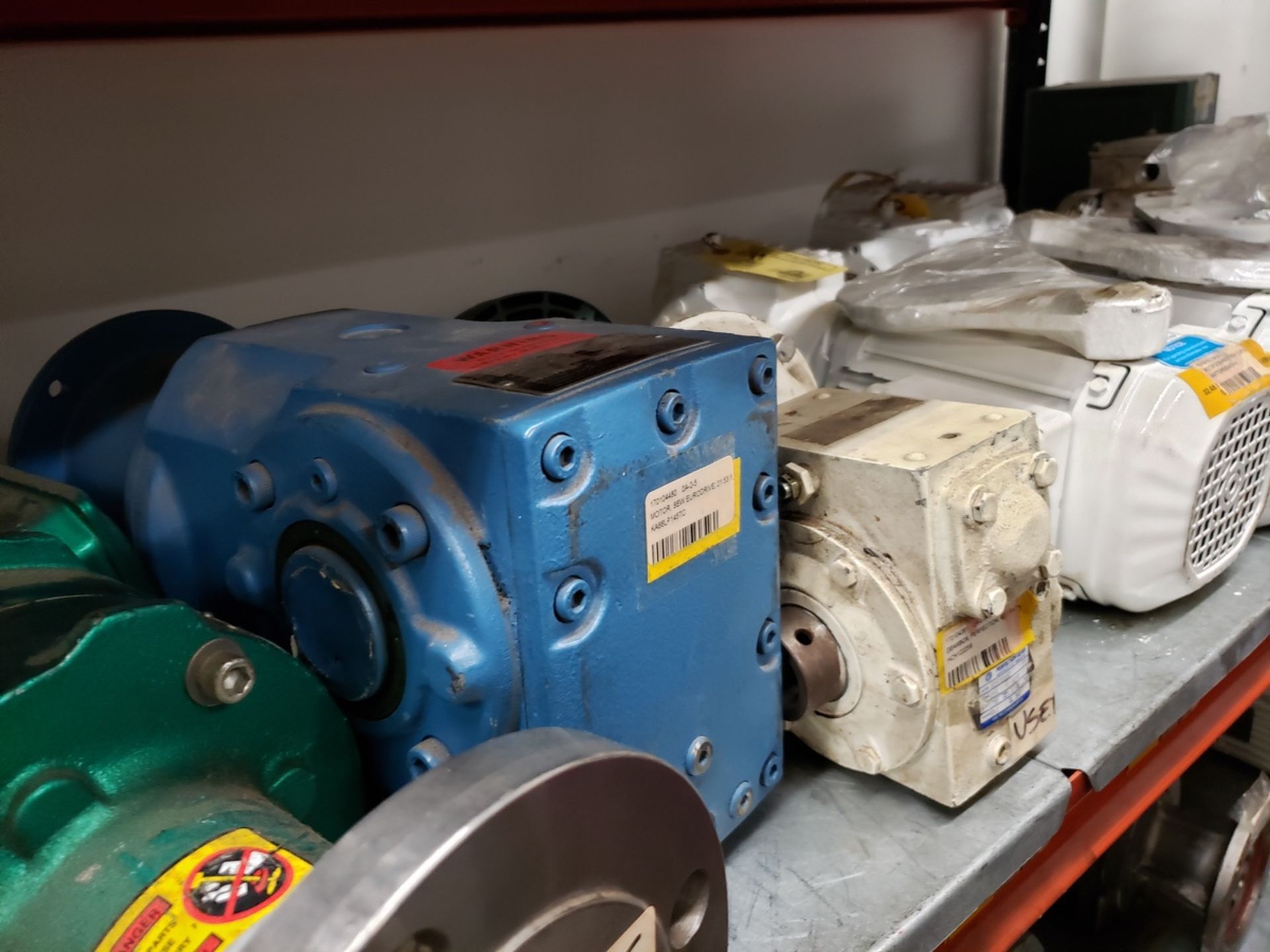 Lot of Pumps, Electric Motors & Gearboxes - Subj to Bulk | Reqd Rig Fee: $100 - Image 4 of 6