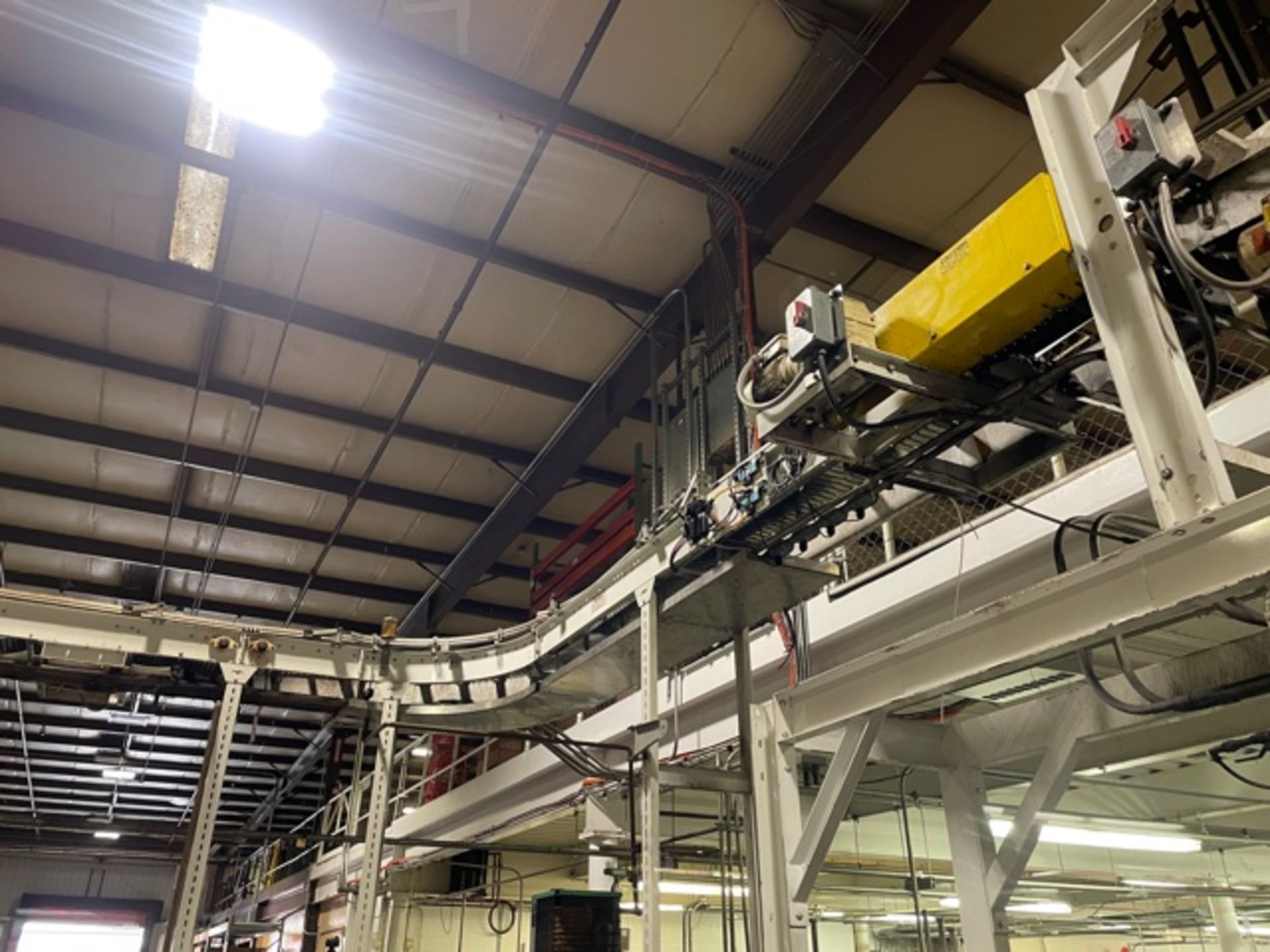 Sentry Full Case Conveyor , Additional Info: Approximately 205' Of Conveyor Wit | Reqd Rig Fee $4000 - Image 3 of 6