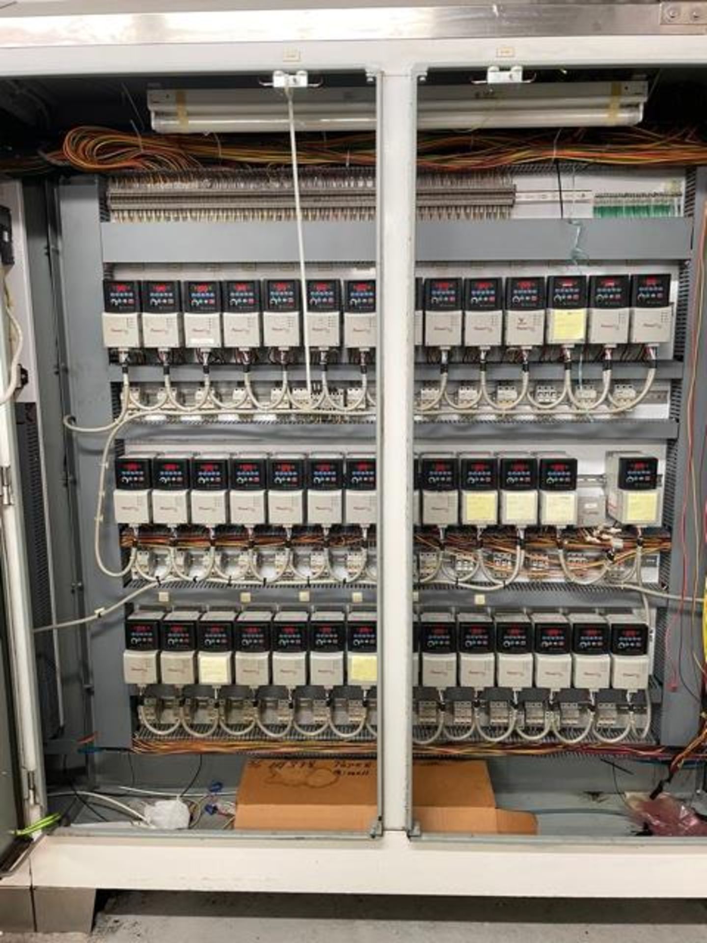 Hoffman 8-Door Electrical Cabinet, (77) Allen-Bradley Powerflex 40 VFDs, Contr | Reqd Rig Fee: $1500 - Image 8 of 9