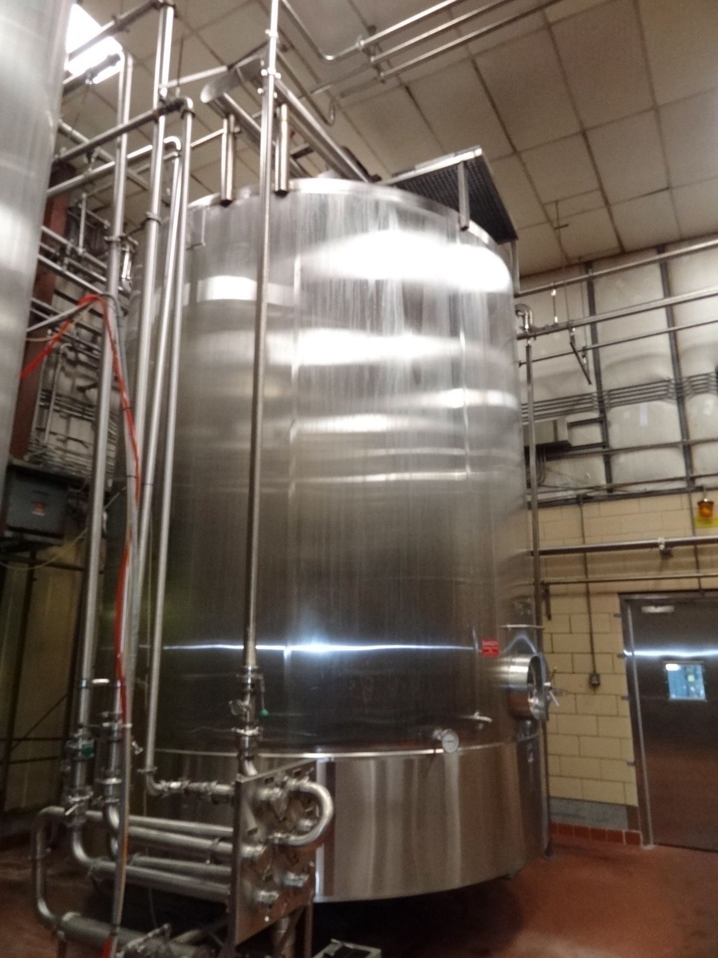 Cherry-Burrell Model CVL 10,000 Gallon Top Agitated Mixing Tank, S/N: 10000-83- | Reqd Rig Fee $2000