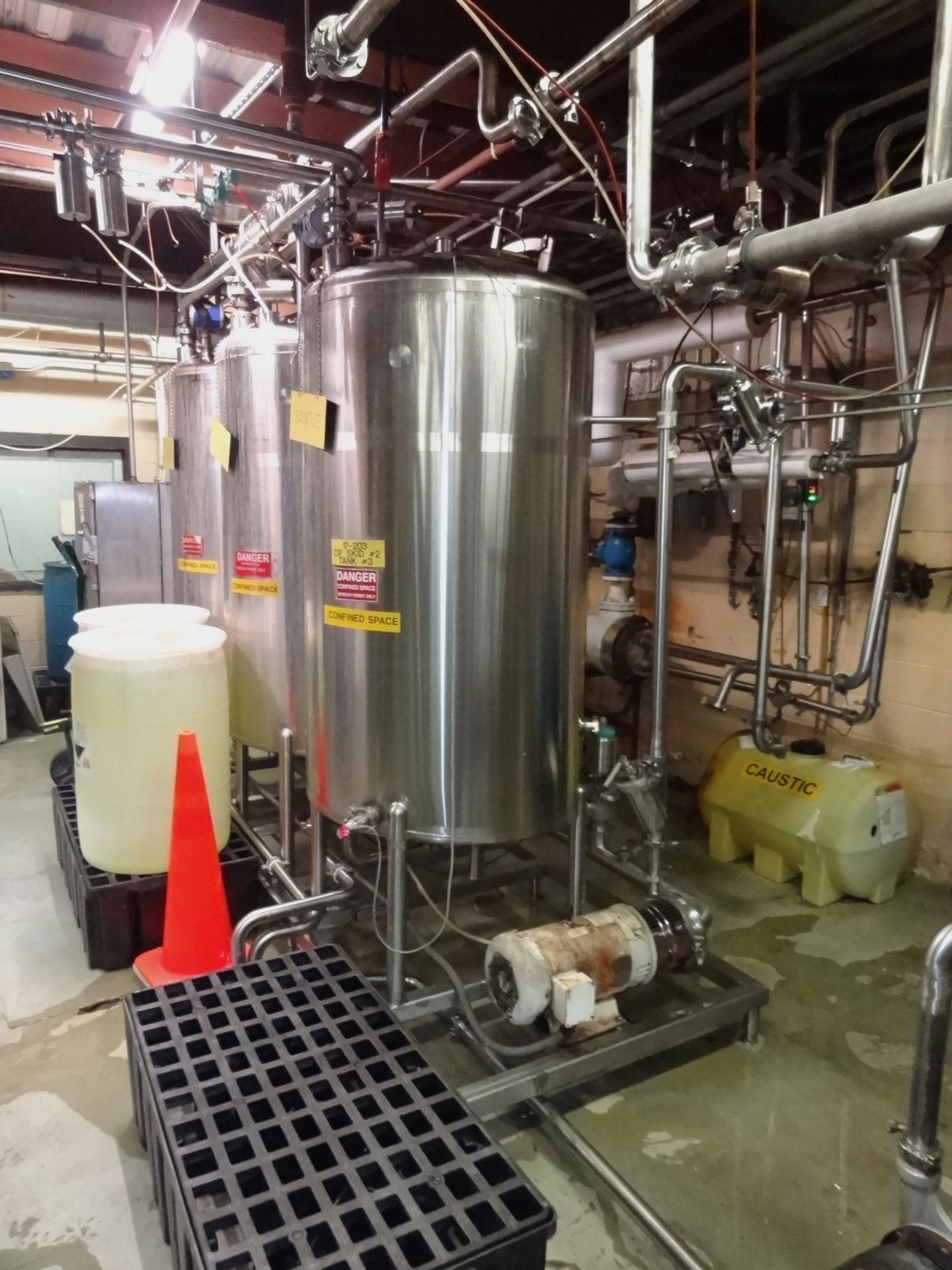 Feldmeier 3-Tank 300 Gallon CIP System (300 Gal ea), Additional Info: 3'-2" Dia | Reqd Rig Fee $750 - Image 3 of 9