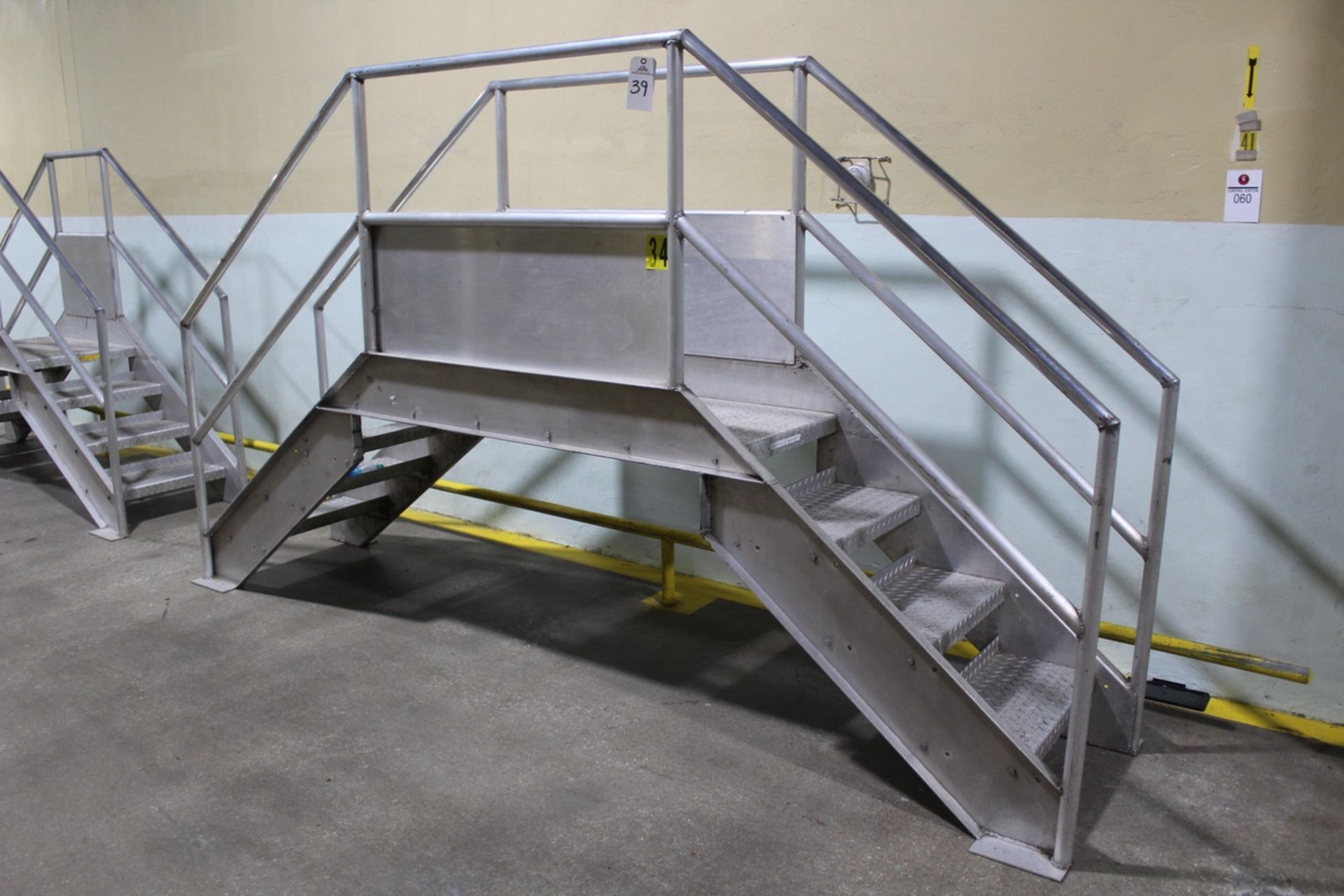 Aluminum Walk-Over Platform | Rig Fee $125
