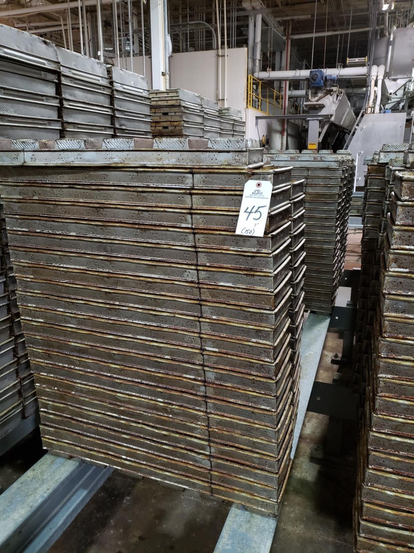 Lot of (150) Baking Pans | Rig Fee $100