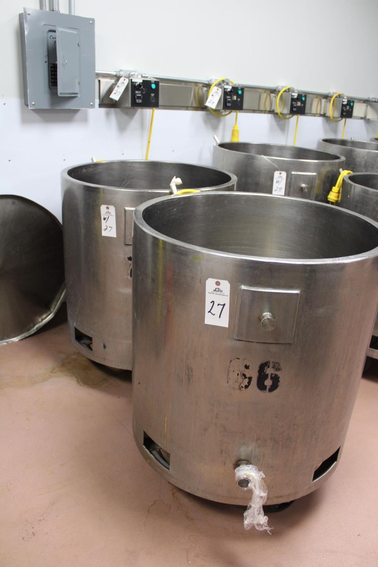 (2) 75-GALLON APPROX STAINLESS SELF CONTAINED HEATED TANKS, 31.5" ID X 20" SID | Reqd Rig Fee: $50